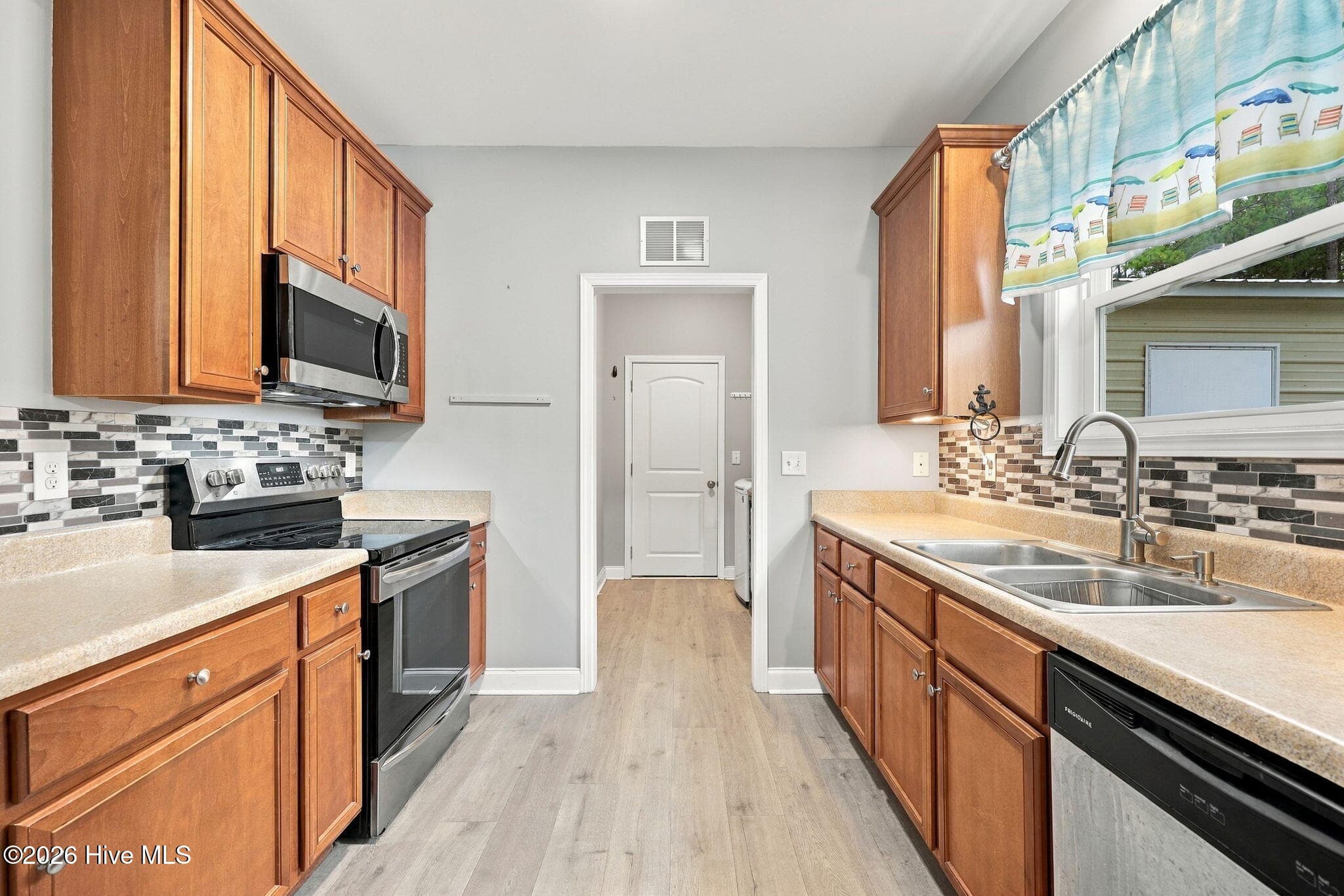 Single Family Residence at 337 Folkstone Road, Holly Ridge, NC 28445, photo 17 of 55