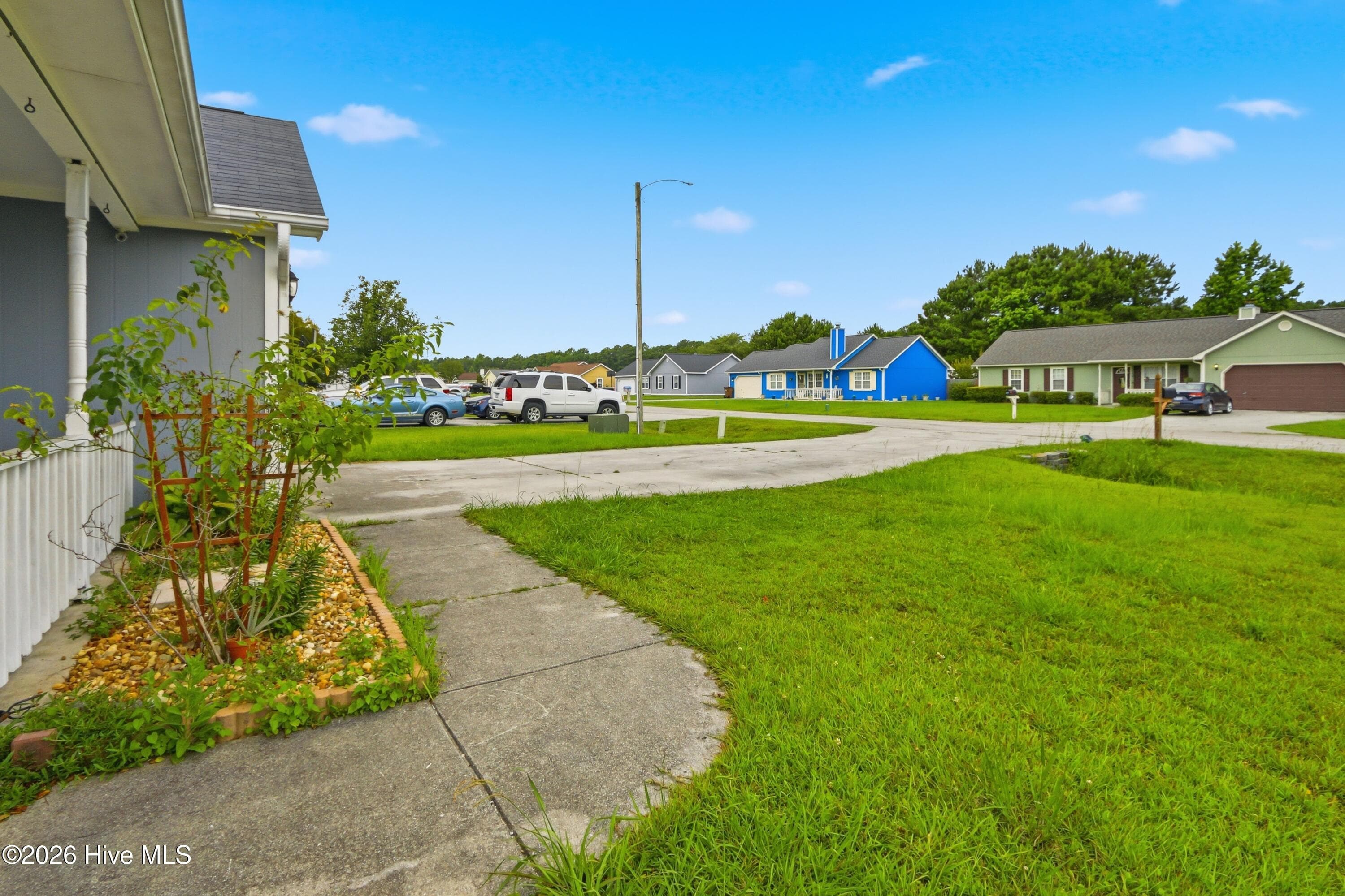 Single Family Residence at 115 Daphne Drive, Hubert, NC 28539, photo 6 of 34