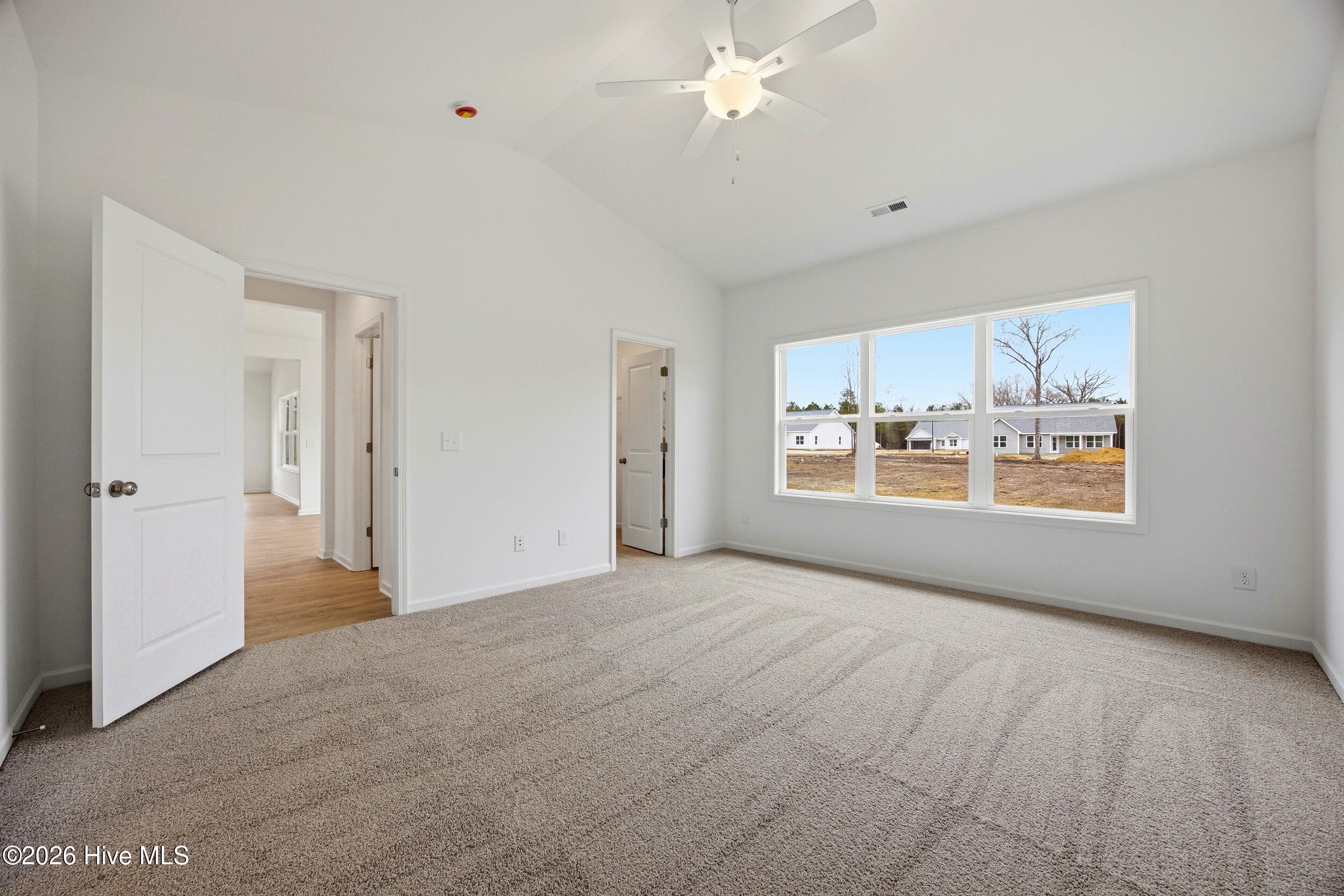 Single Family Residence at 202 E T. Batson Road, Burgaw, NC 28425, photo 2 of 2