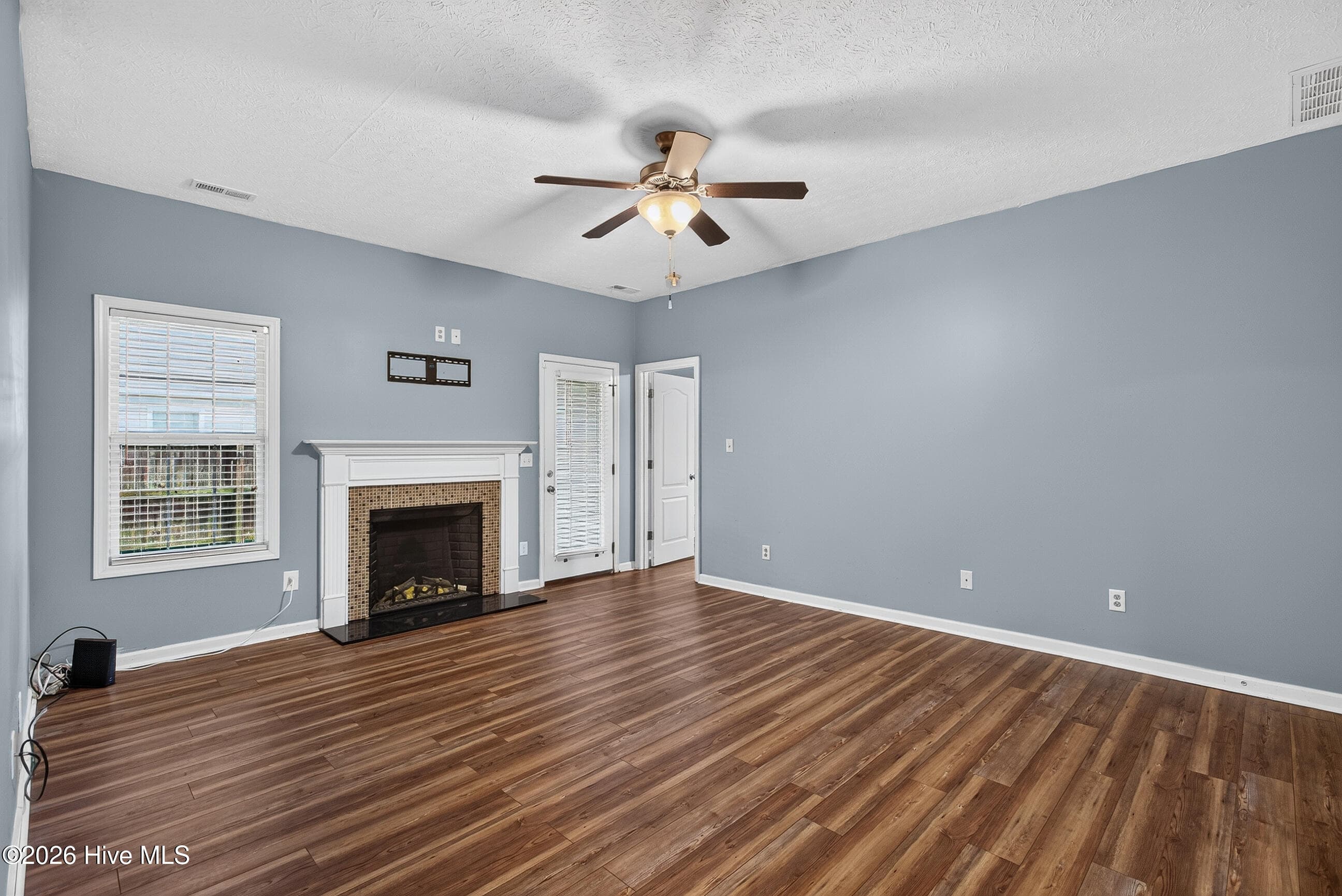 Single Family Residence at 710 Radiant Drive, Jacksonville, NC 28546, photo 7 of 38