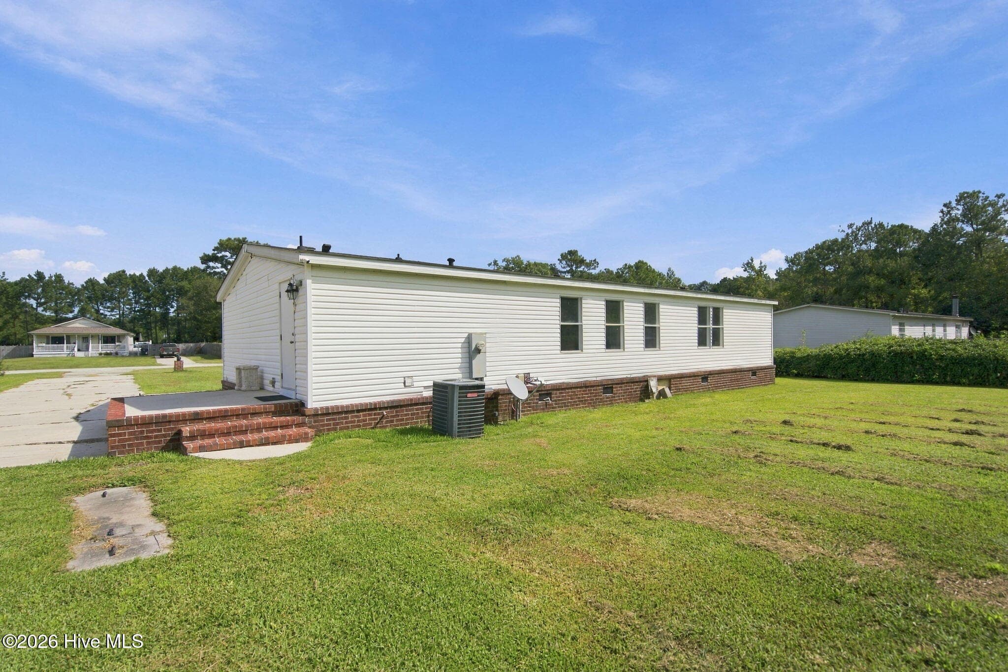 Manufactured Home at 185 New Hope Lane SE, Leland, NC 28451, photo 31 of 49