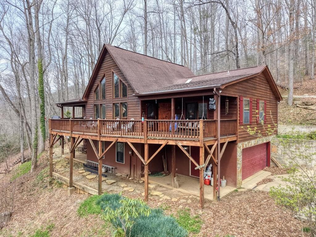 Residential at 575 Carolina Springs Lane, Franklin, NC 28734, photo 48 of 68