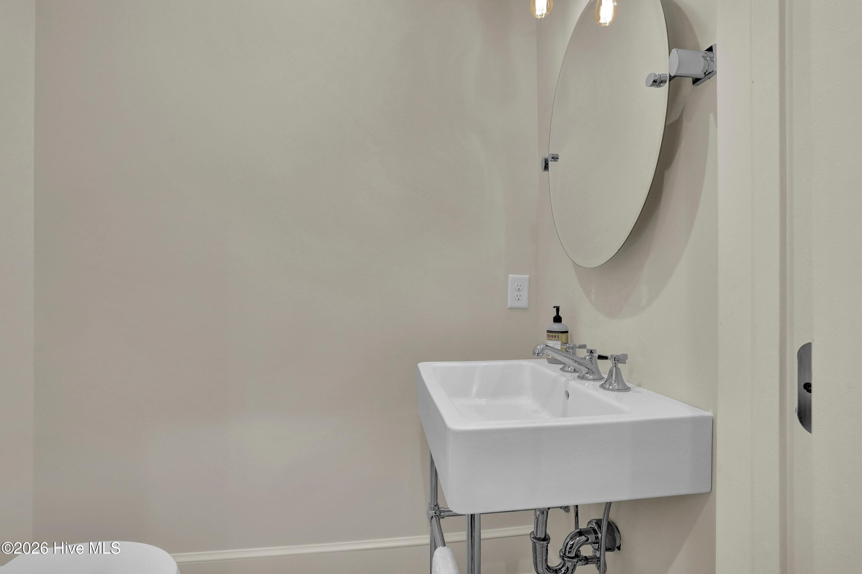 Single Family Residence at 1411 Live Oak Parkway, Wilmington, NC 28403, photo 22 of 63