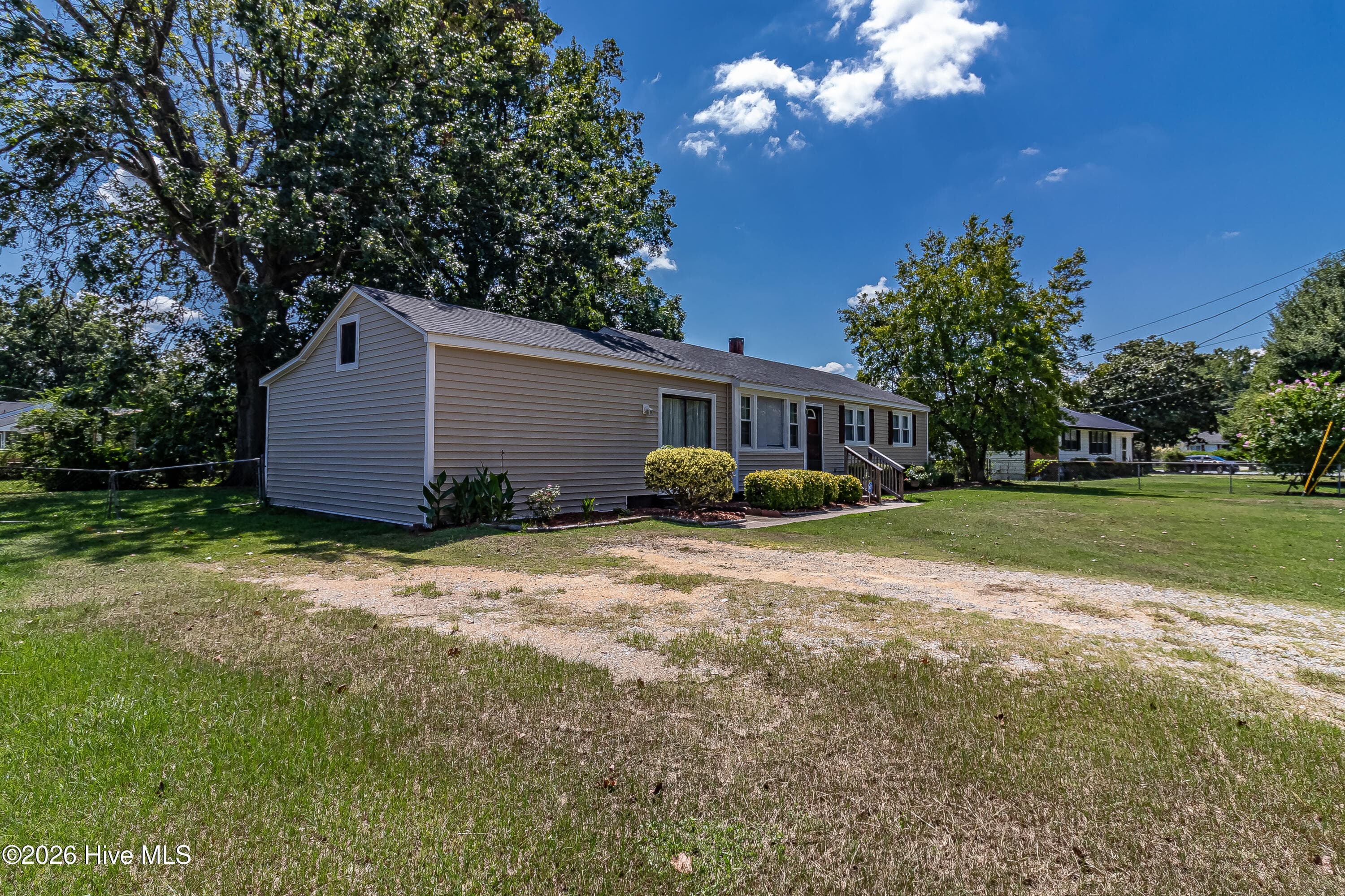 Single Family Residence at 302 Nelson Drive, Goldsboro, NC 27534, photo 7 of 38