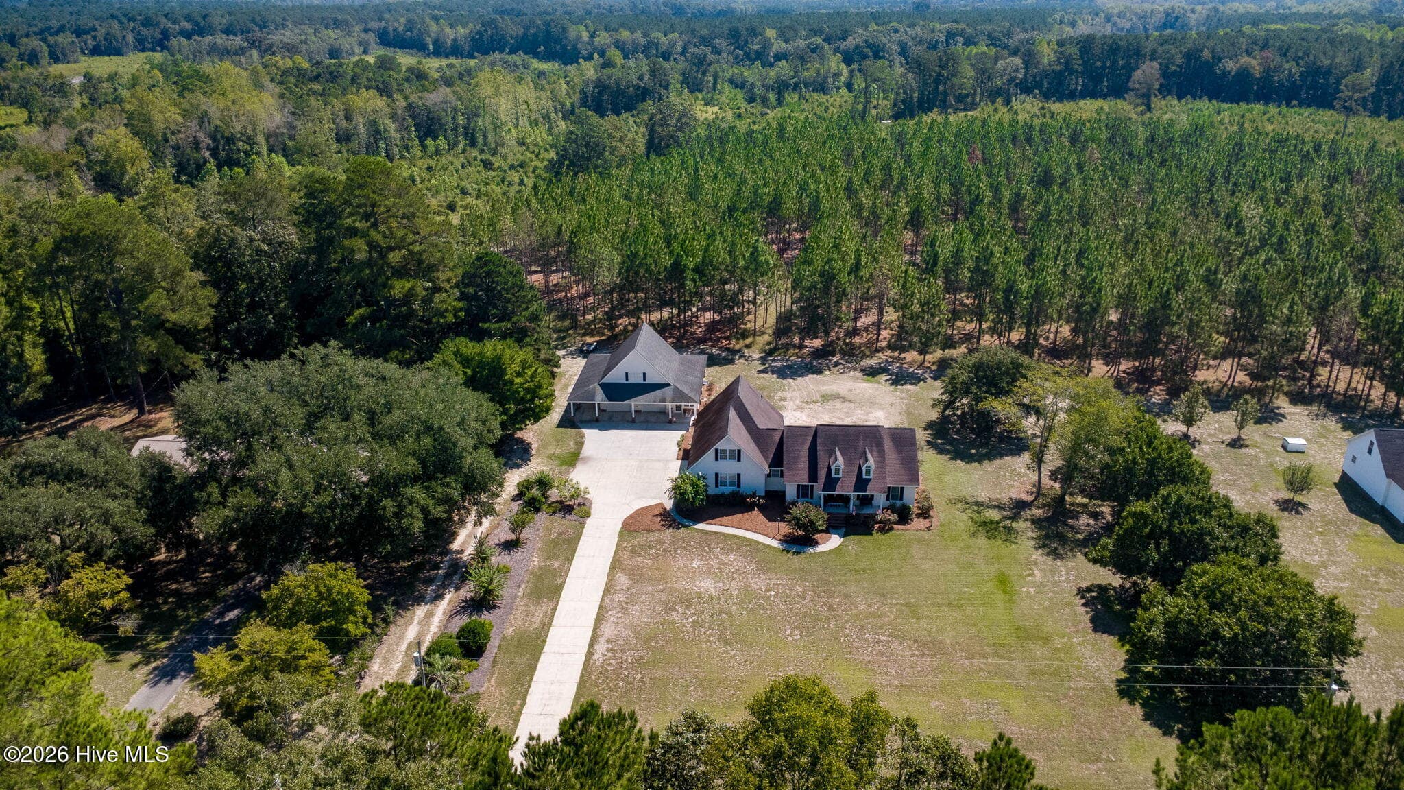 Guest House - 727 Mount Olive Road, Bladenboro, NC 28320
