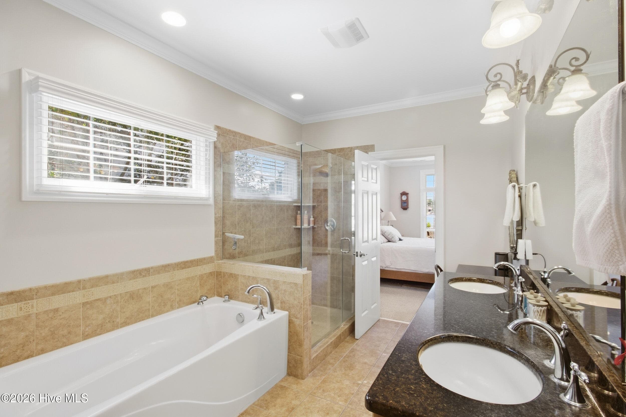 Owners Bathroom - 1012 Pelican Drive, New Bern, NC 28560