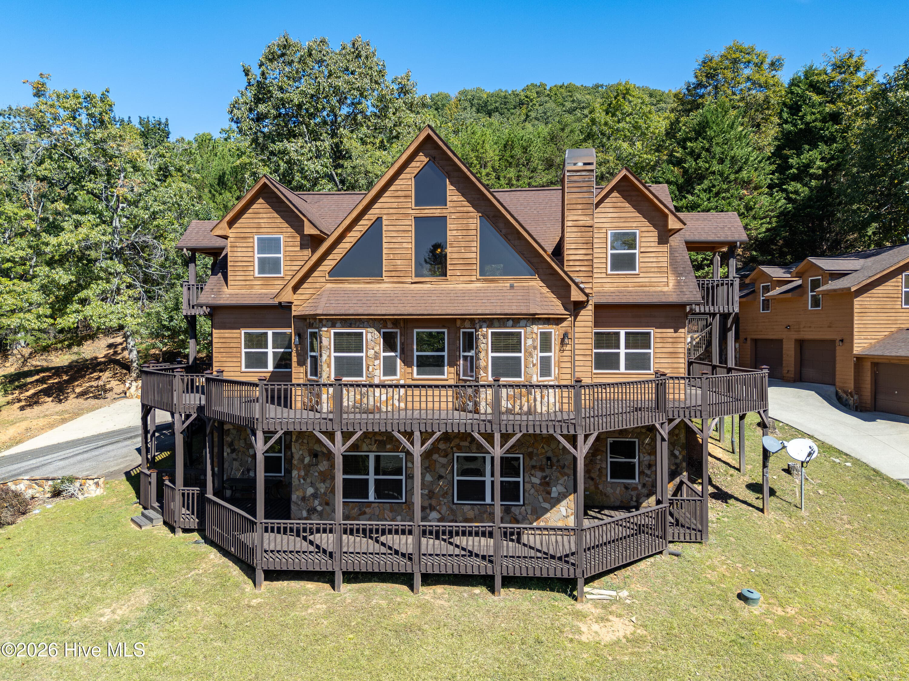Single Family Residence at 35 Honeysuckle Lane, Murphy, NC 28906, photo 2 of 72