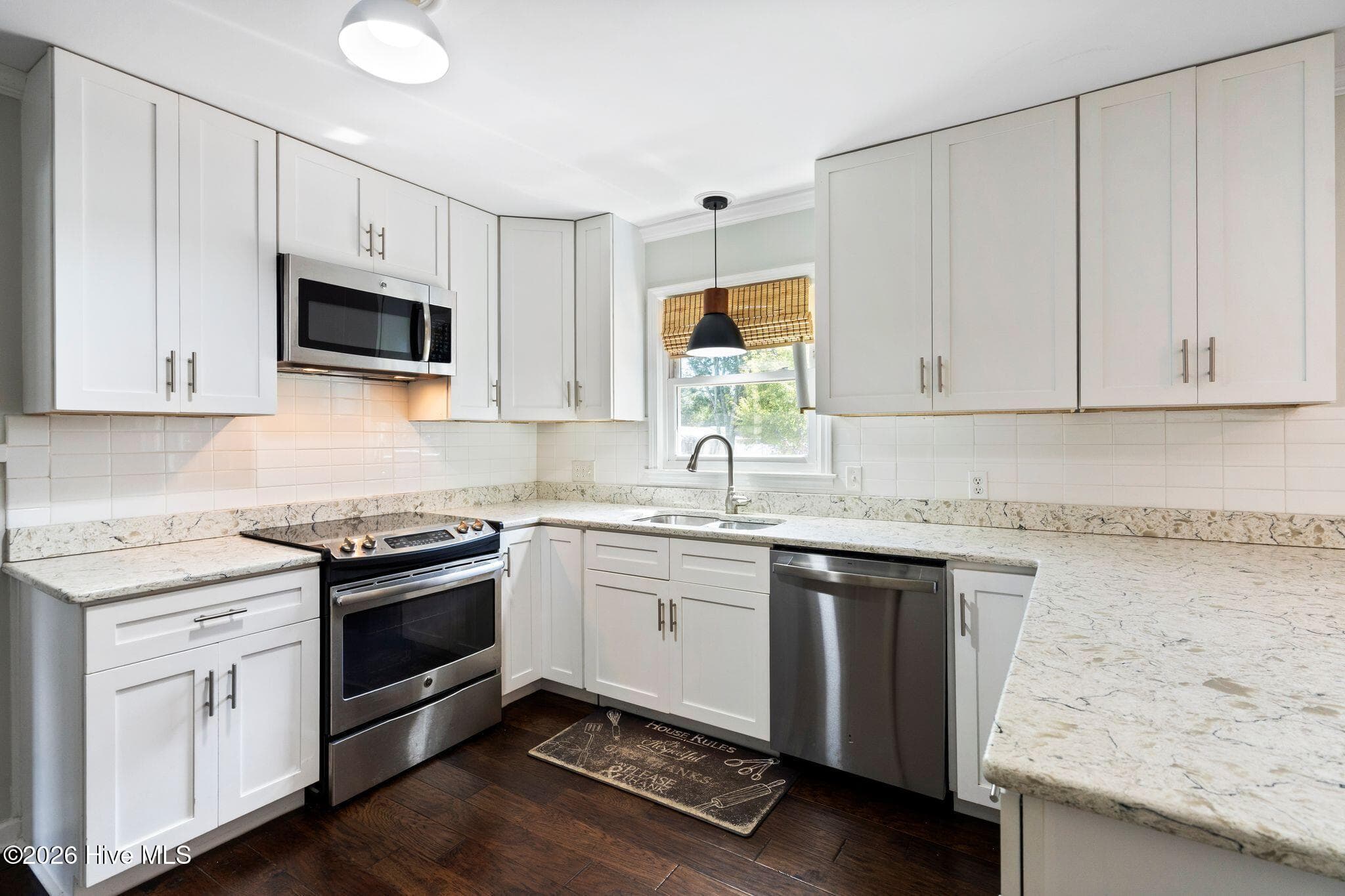 Single Family Residence at 806 Bragg Drive, Wilmington, NC 28409, photo 19 of 57