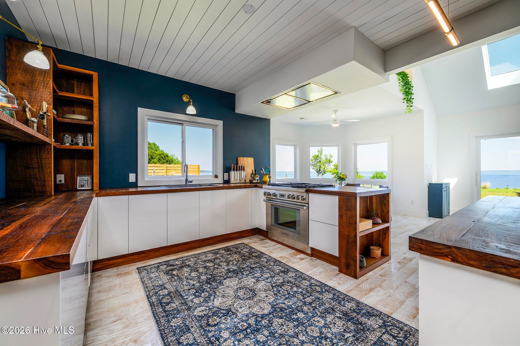 European Style Downsview Cabinetry - 228 Drake Landing, New Bern, NC 28560