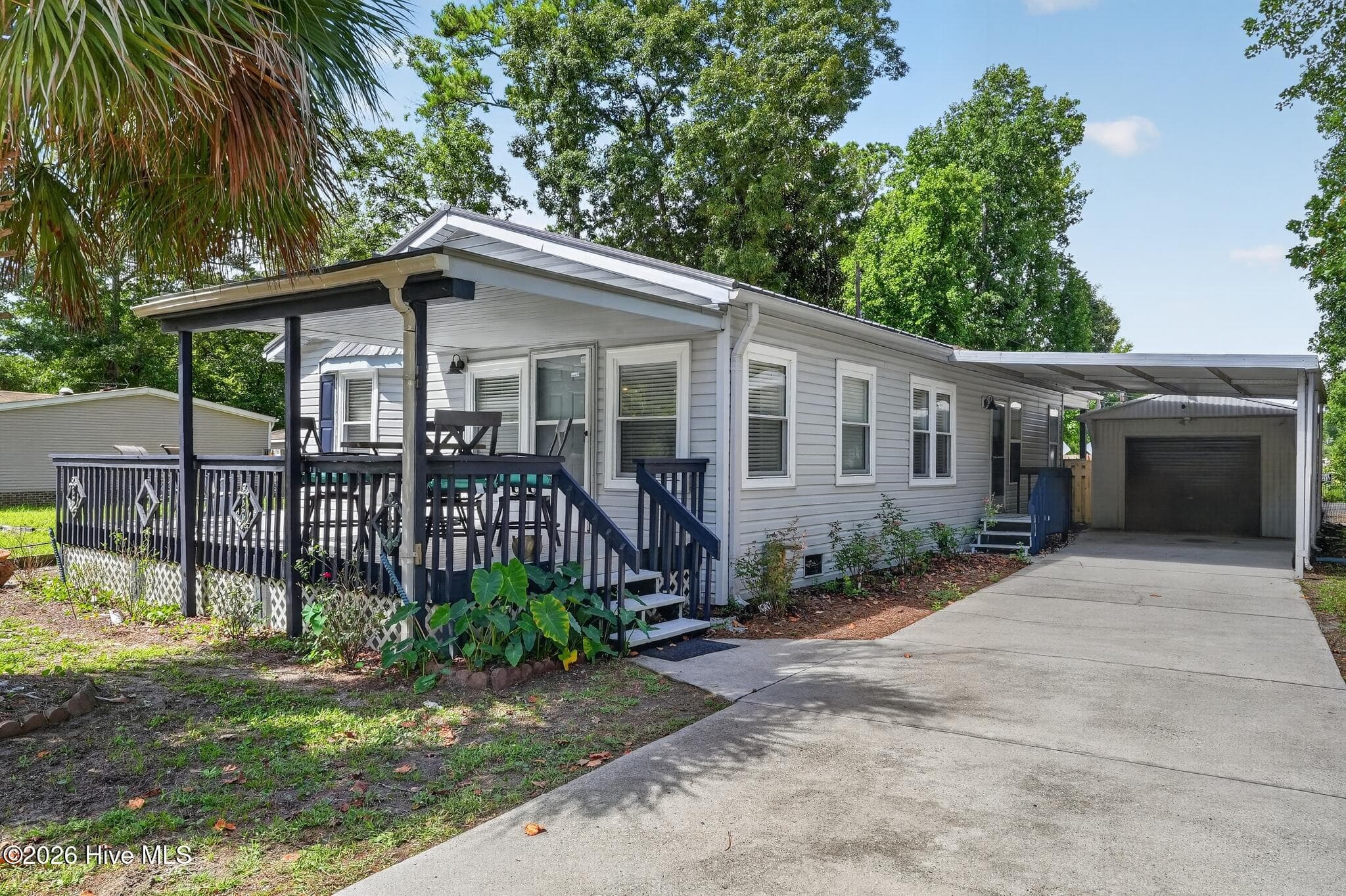 Manufactured Home at 1742 Hideaway Road SW, Ocean Isle Beach, NC 28469, photo 2 of 34
