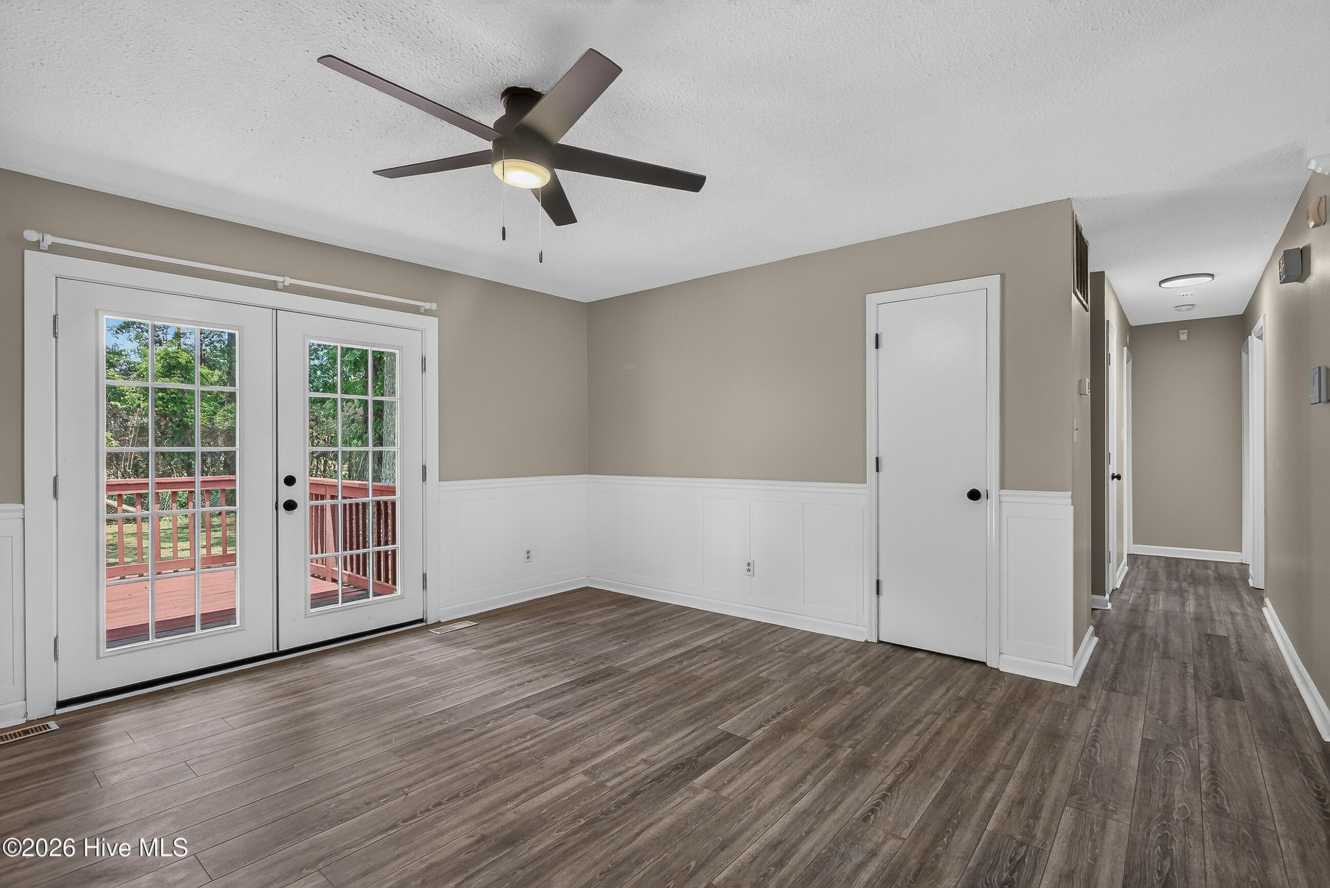 Single Family Residence at 125 Linda Loop, Jacksonville, NC 28546, photo 8 of 34