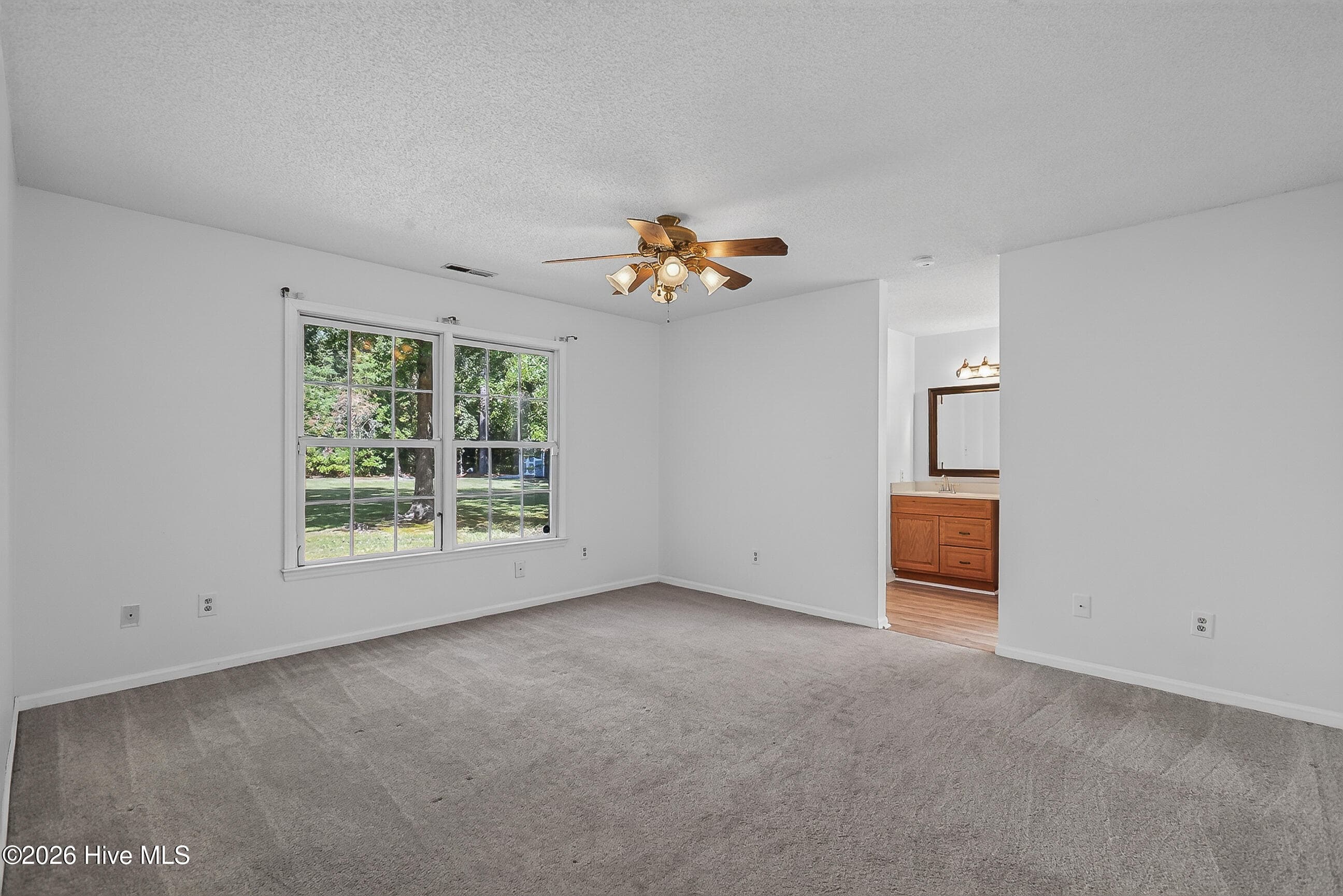 Single Family Residence at 439 Candlewood Drive, Jacksonville, NC 28540, photo 18 of 42