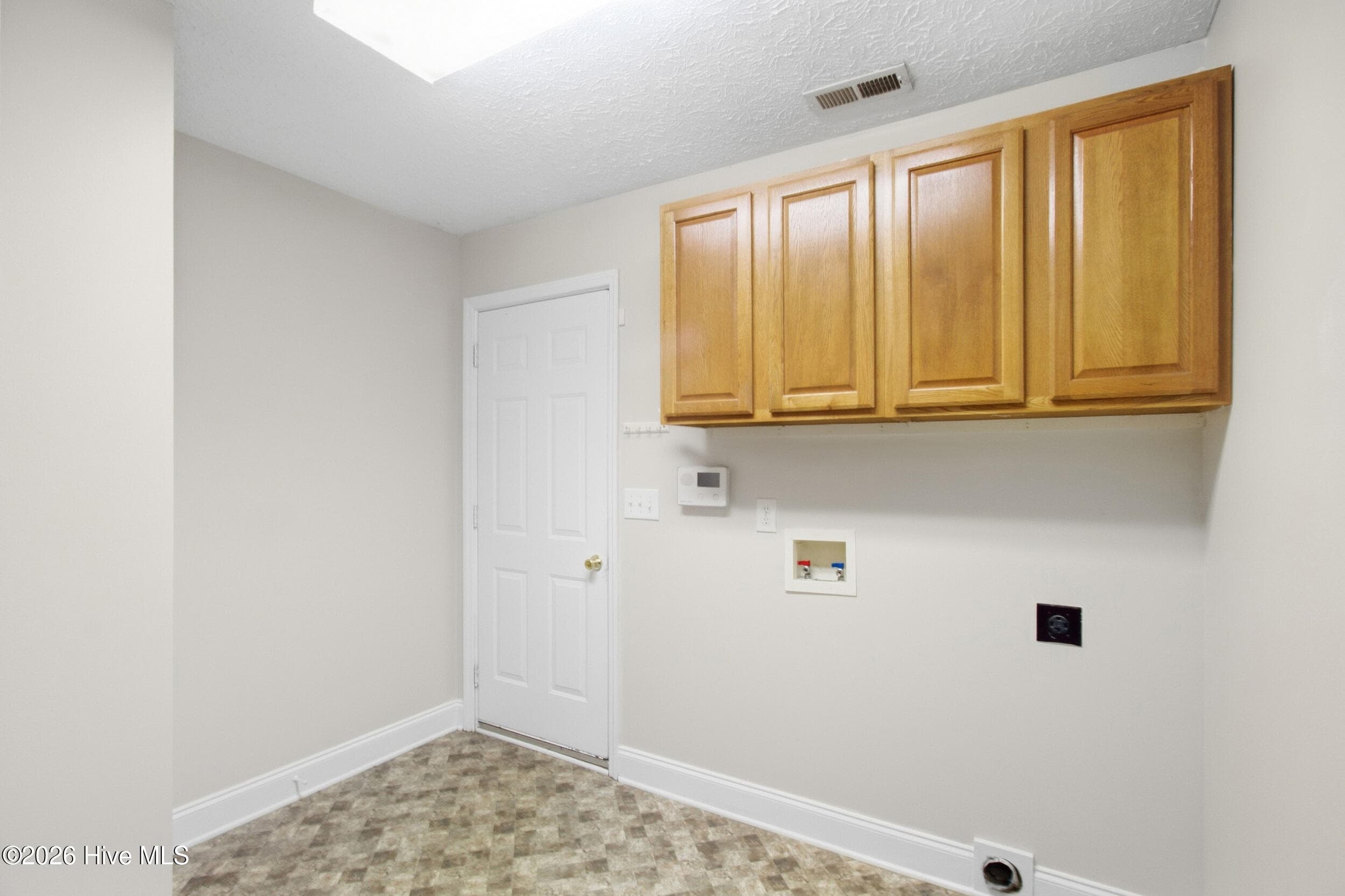 Laundry - 117 Clearbrook Way, New Bern, NC 28562