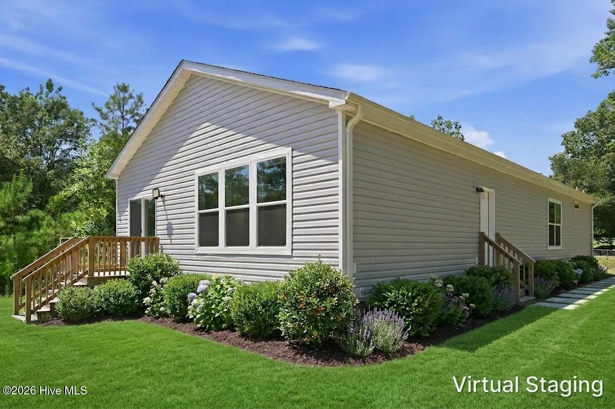 Single Family Residence at 324 Clearview Drive, Holly Ridge, NC 28445, photo 2 of 40
