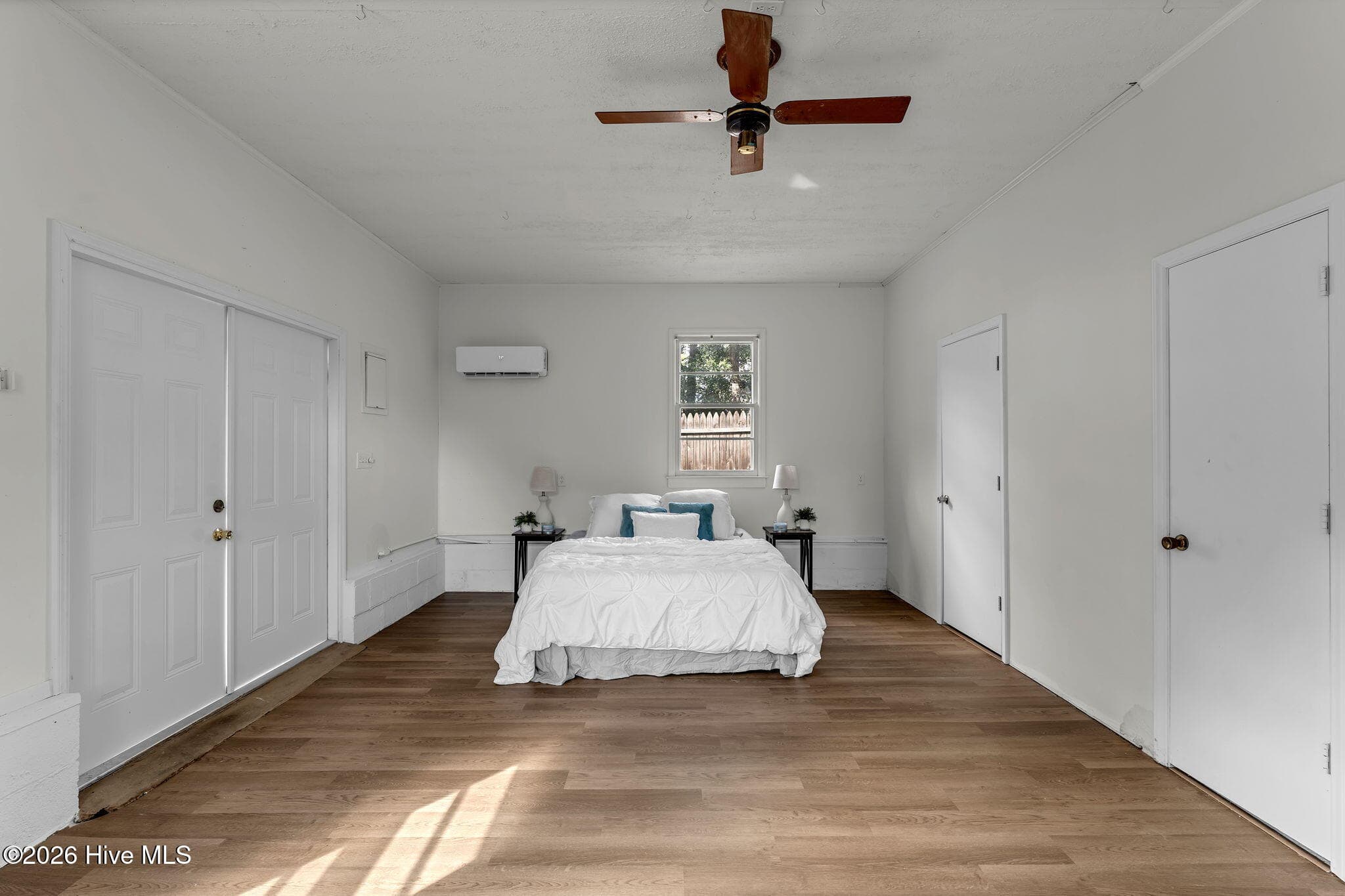 Finished Detached Garage with 400 sq feet of additional space. This space has heating and air conditioning. - 567 Blount Road, Elizabeth City, NC 27909