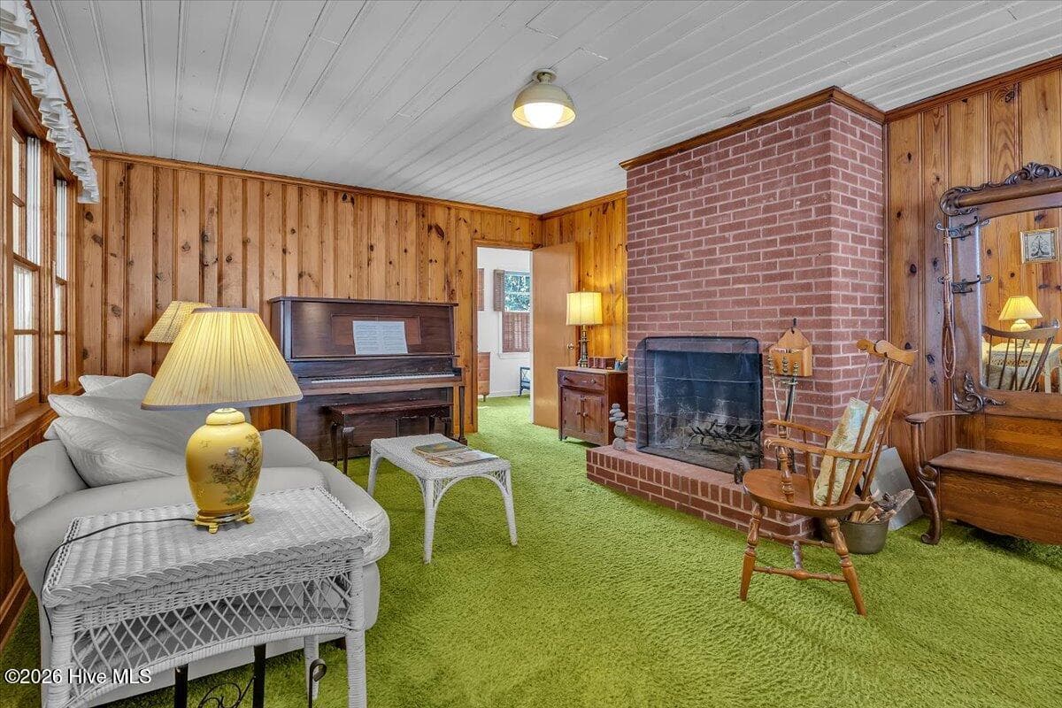 Single Family Residence at 113 Clinton Road, Elizabethtown, NC 28337, photo 2 of 2