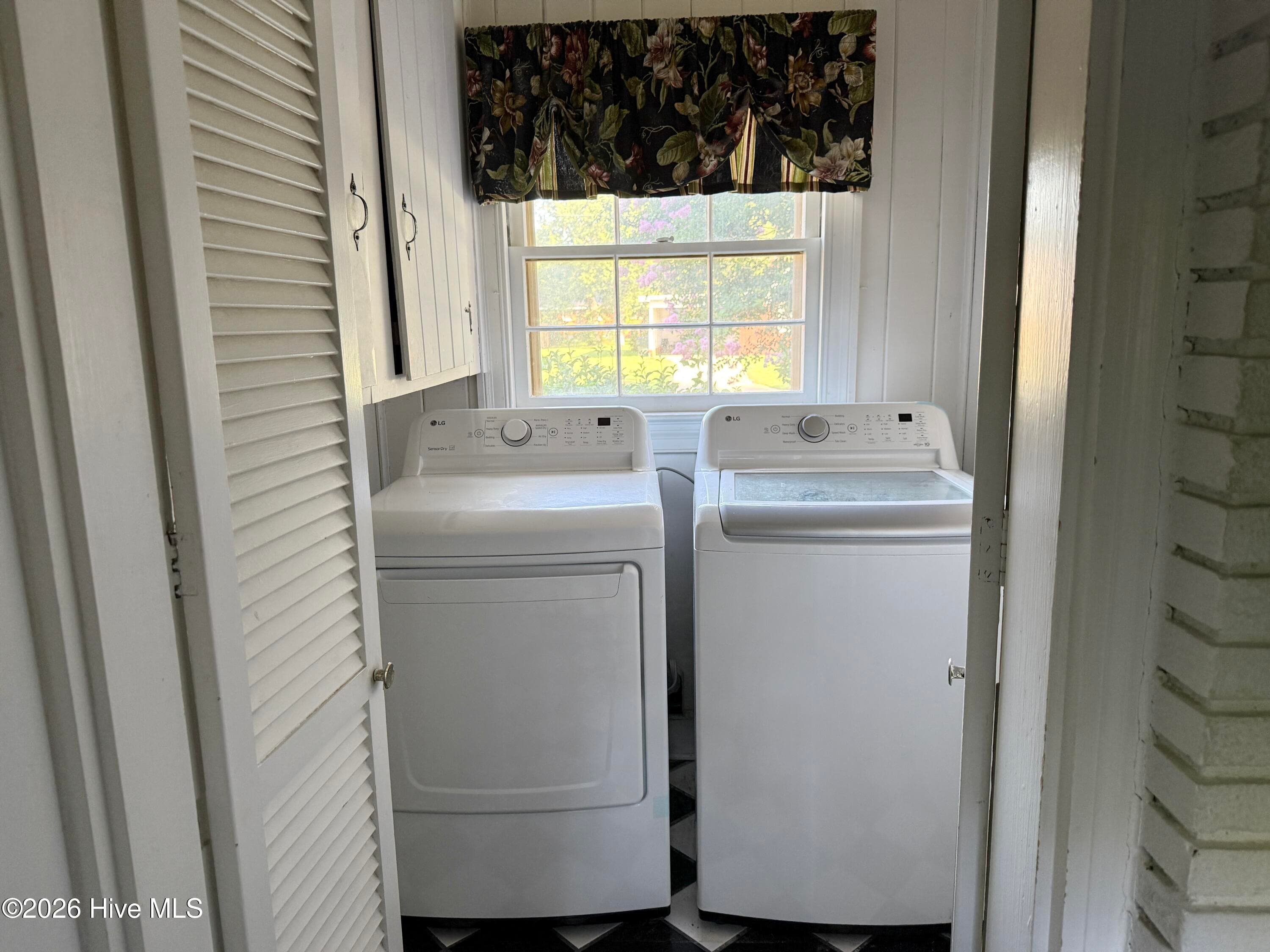 Single Family Residence at 1202 Ruffin Terrace, Kinston, NC 28504, photo 12 of 30