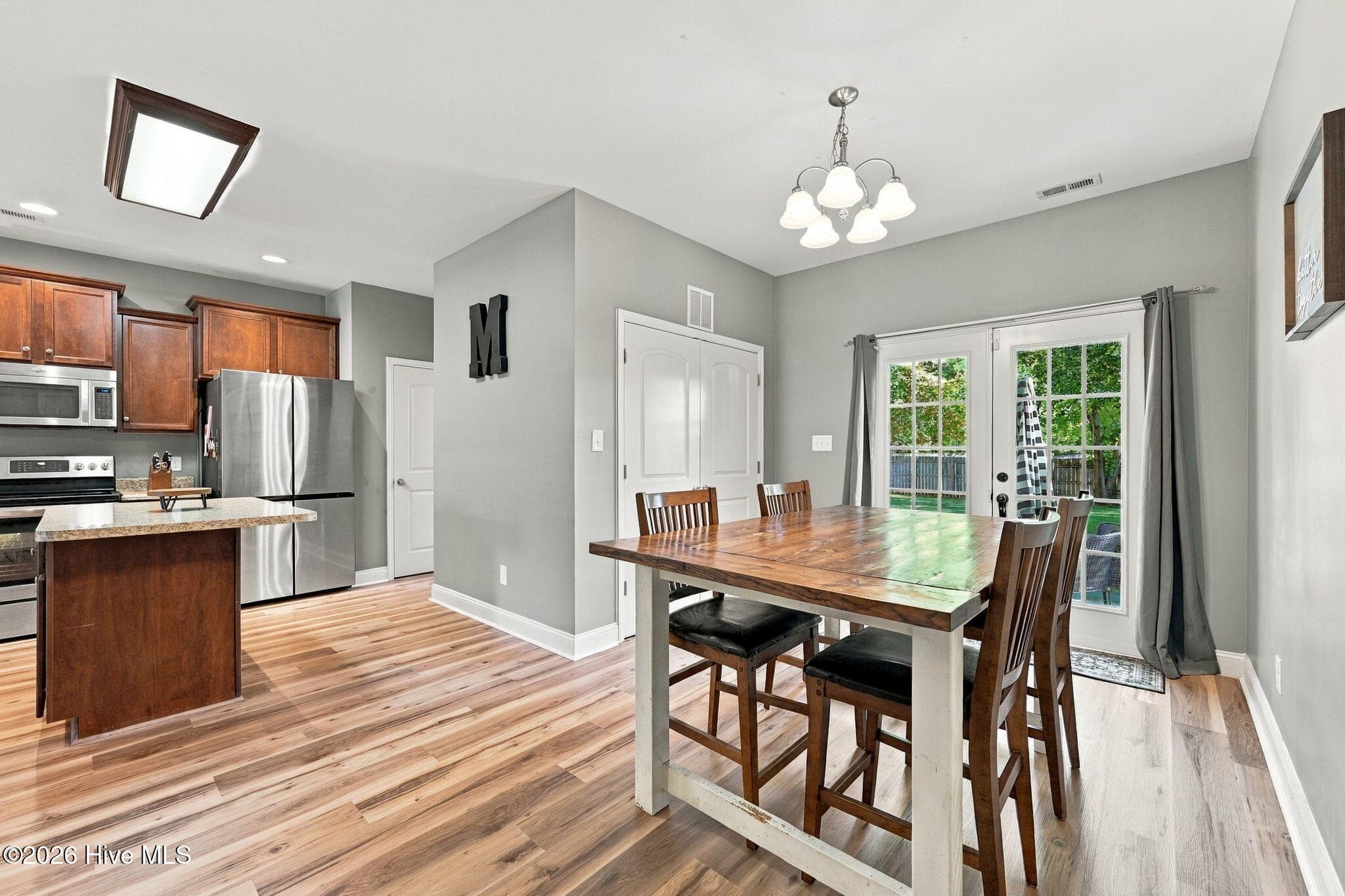Single Family Residence at 304 Raintree Circle, Jacksonville, NC 28540, photo 2 of 2