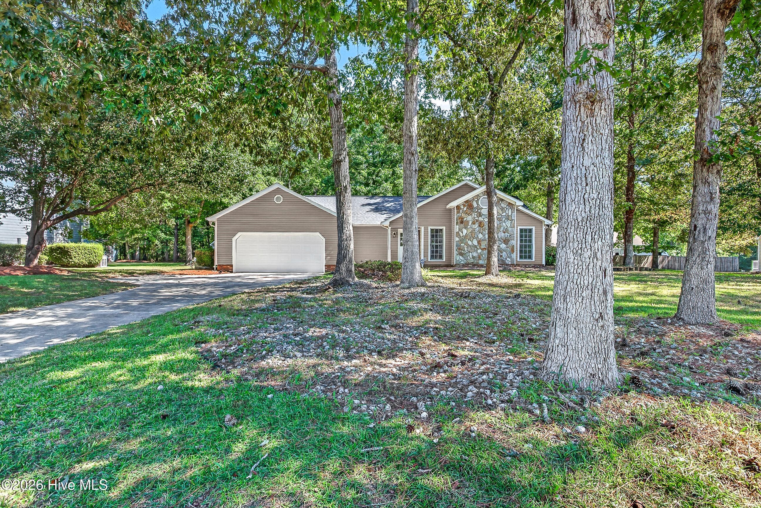 Single Family Residence at 439 Candlewood Drive, Jacksonville, NC 28540, photo 4 of 42
