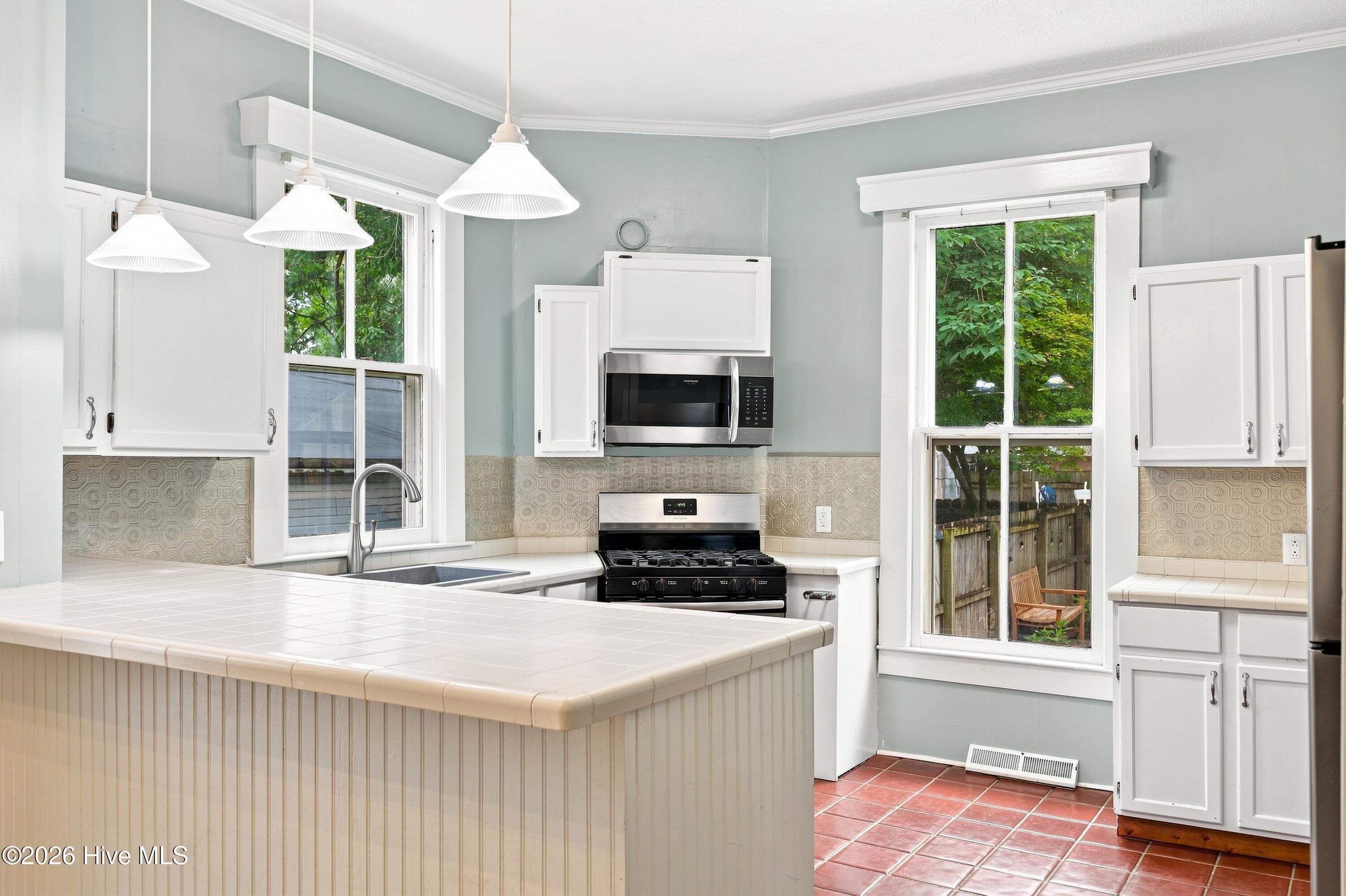 Single Family Residence at 403 N Market Street, Washington, NC 27889, photo 17 of 50