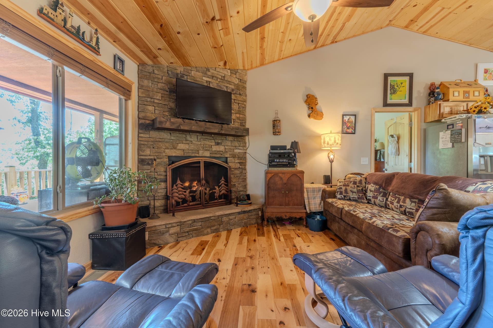 Single Family Residence at 34 Hardwood Trail, Murphy, NC 28906, photo 11 of 46