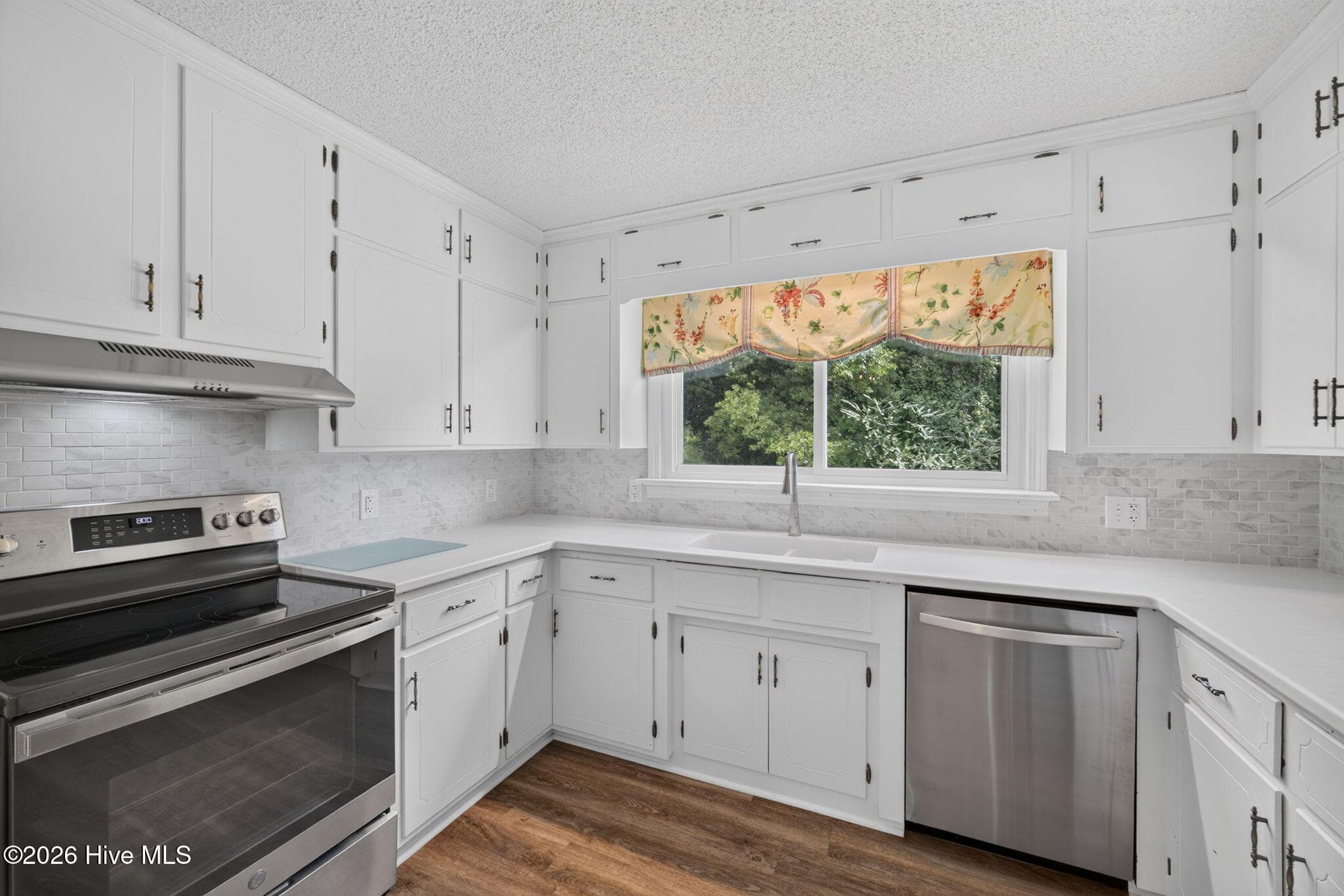 Single Family Residence at 1600 Darian Drive, Elizabeth City, NC 27909, photo 10 of 43