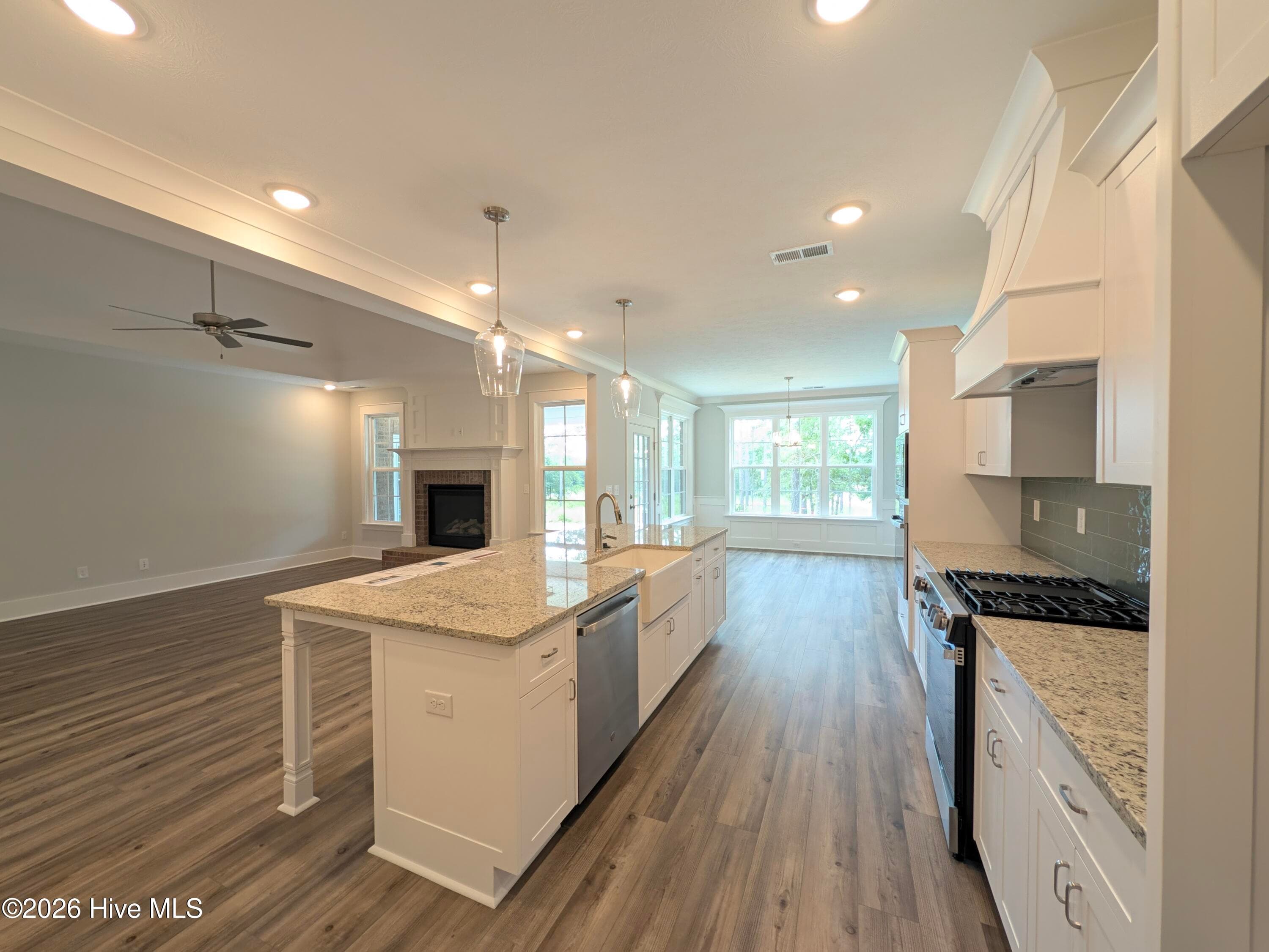 Quartz Countertops - 10382 Helmsdale Drive, Aiken, SC 29803