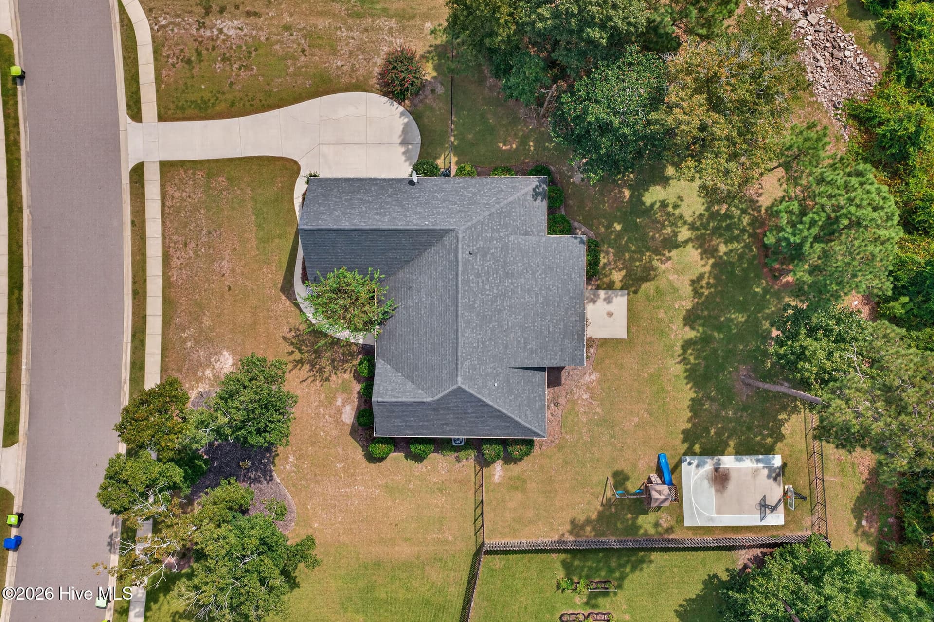 Single Family Residence at 646 Crown Pointe Drive, Hampstead, NC 28443, photo 7 of 44