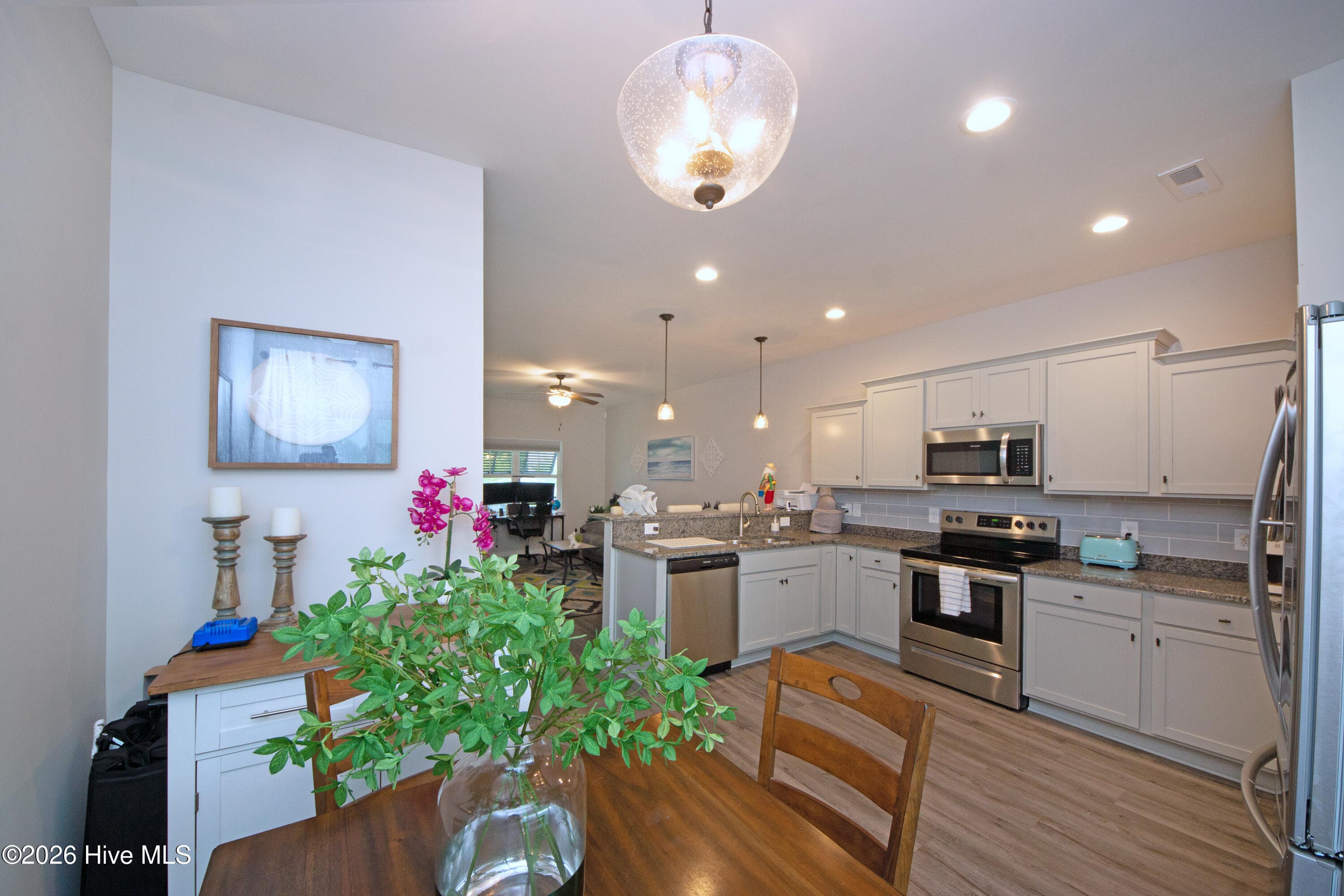 Townhouse at 7 Catalina Circle, Swansboro, NC 28584, photo 17 of 41