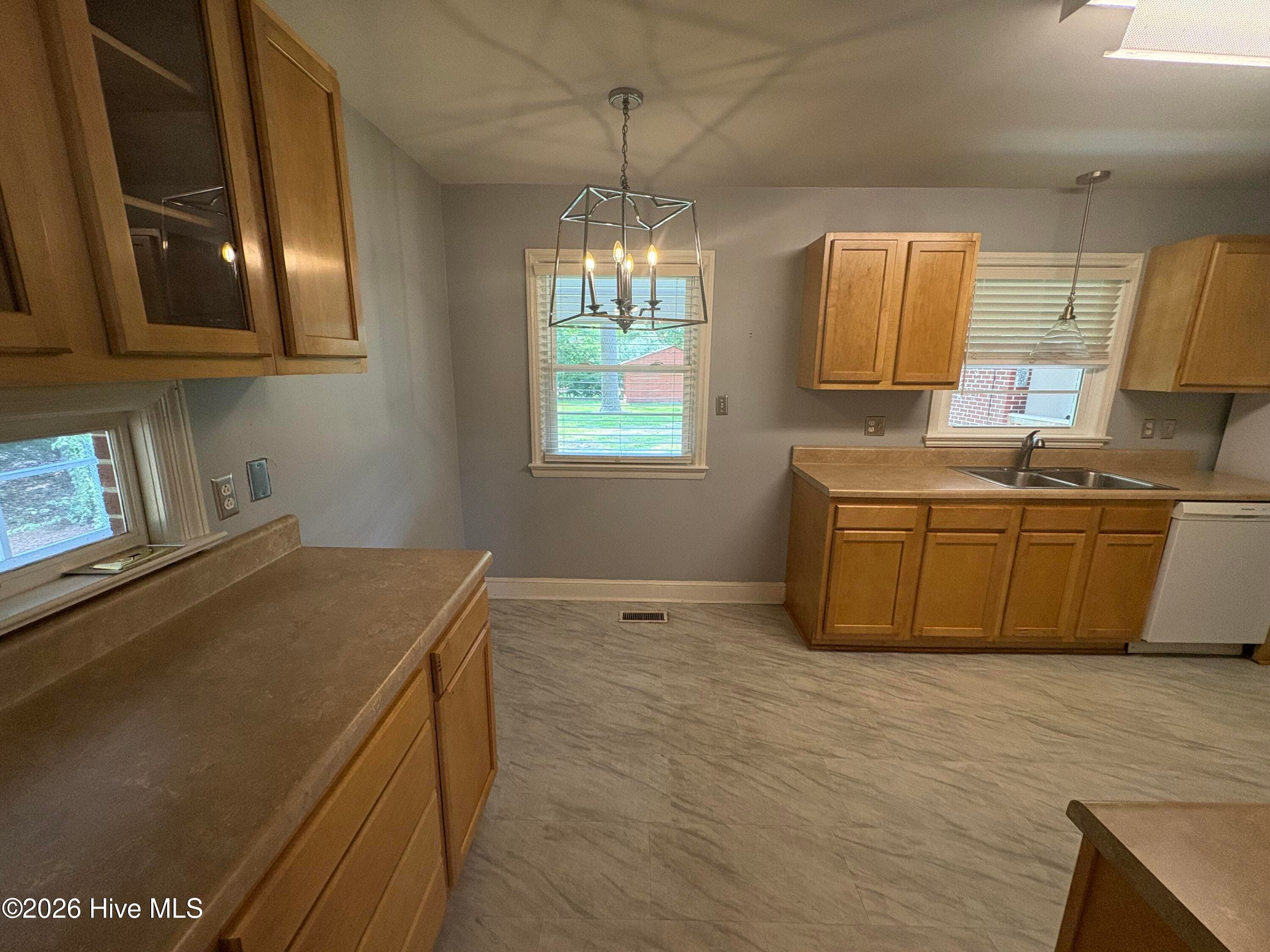 Kitchen Nook - 125 Tucker Street, Whiteville, NC 28472