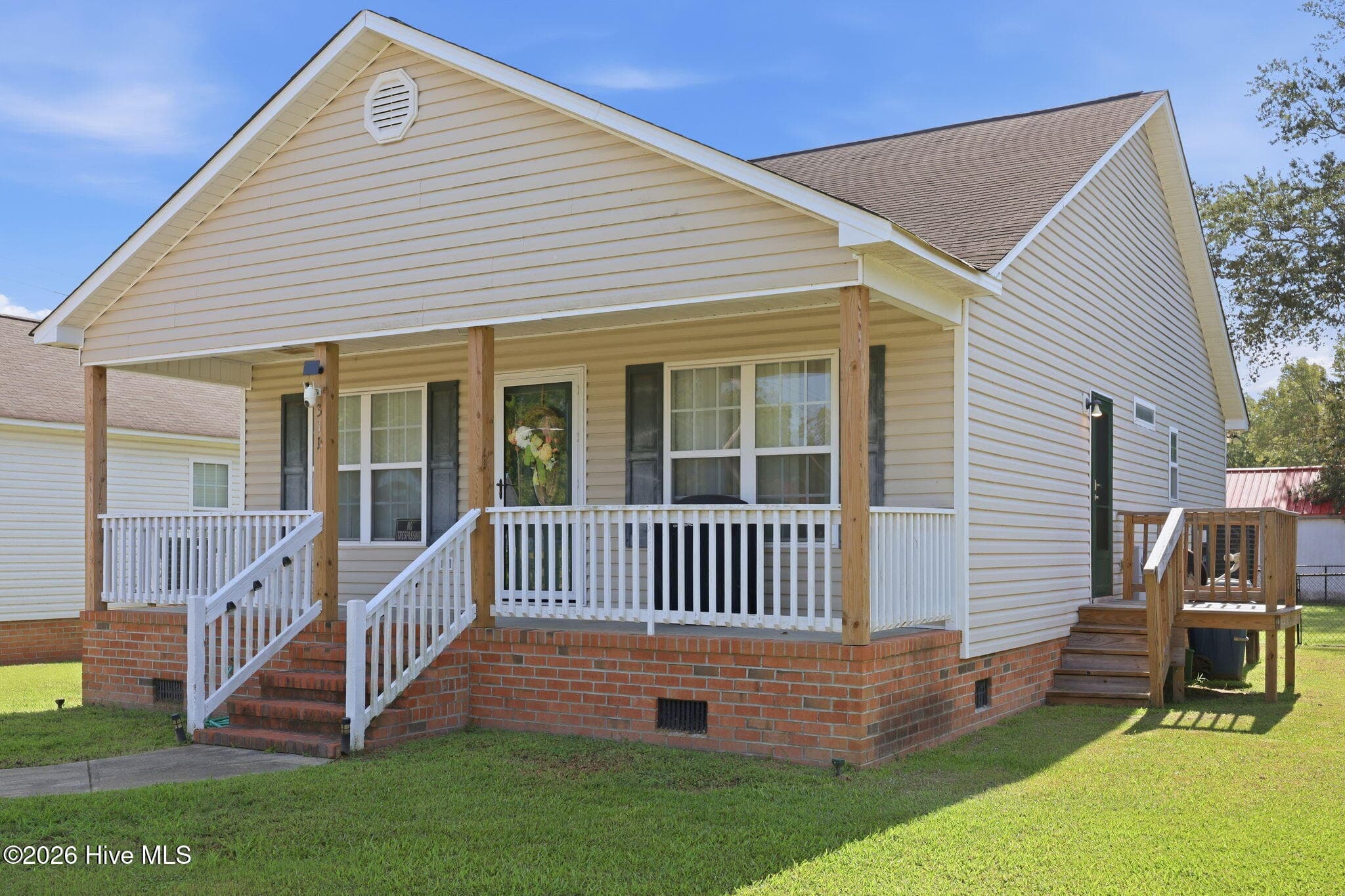 Single Family Residence at 311 Fleming Street, Washington, NC 27889, photo 4 of 42