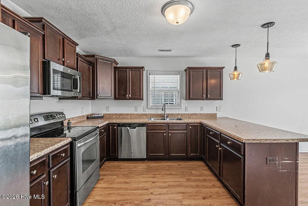 Single Family Residence at 837 Dynasty Drive, Jacksonville, NC 28546, photo 15 of 23