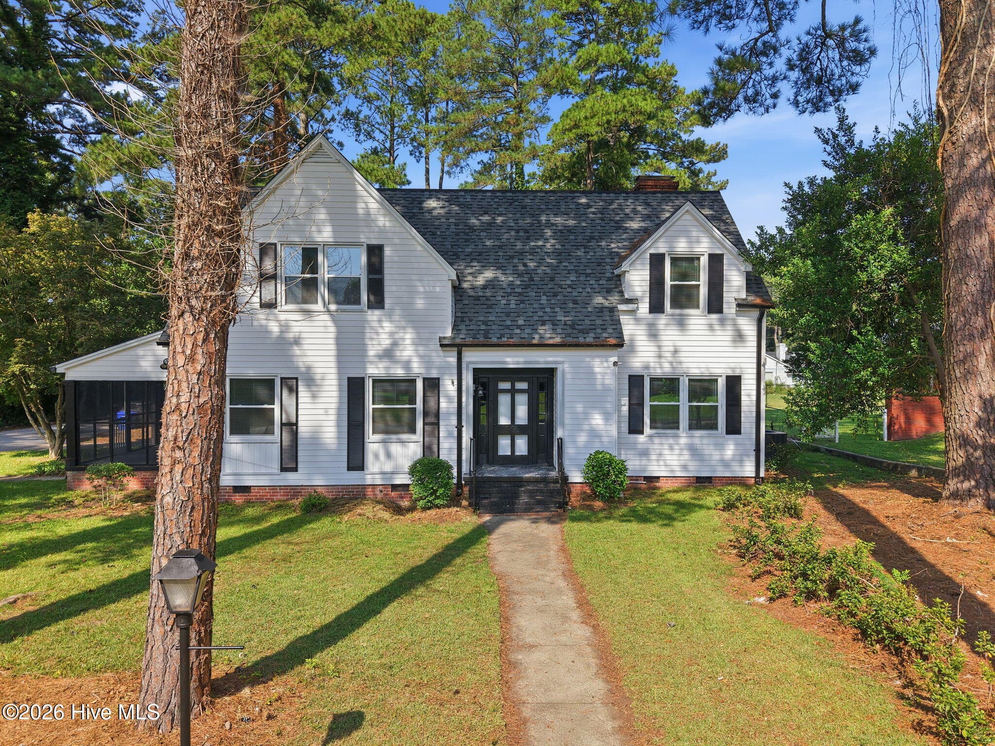 Single Family Residence at 900 Nelson Street, Kinston, NC 28501, photo 2 of 50