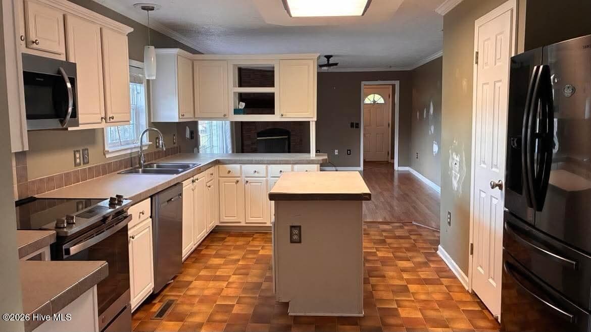 Manufactured Home at 1181 Lobelia Road, Vass, NC 28394, photo 5 of 61