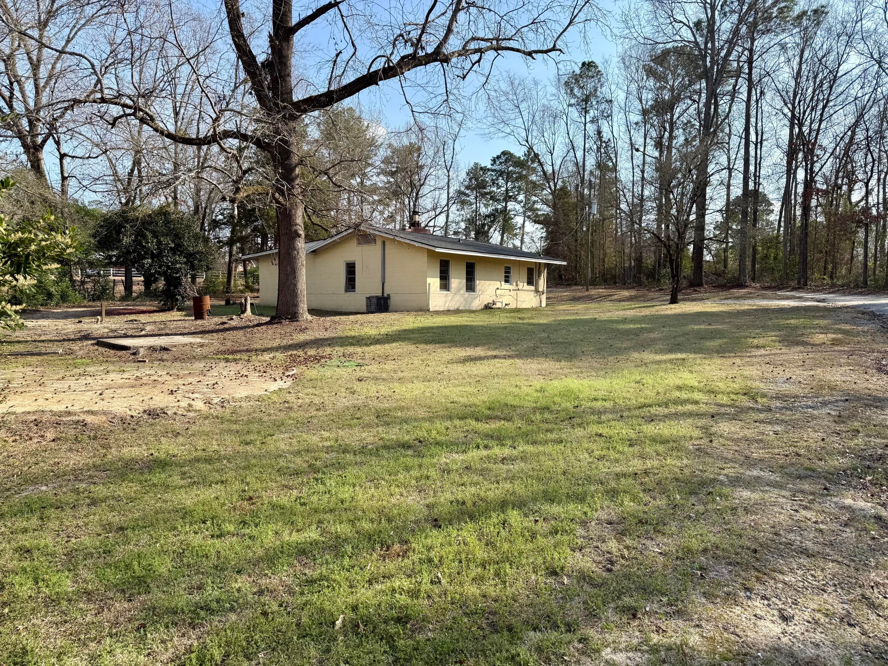 Duplex at 168 Rivers Circle, Thomson, GA 30824, photo 2 of 29