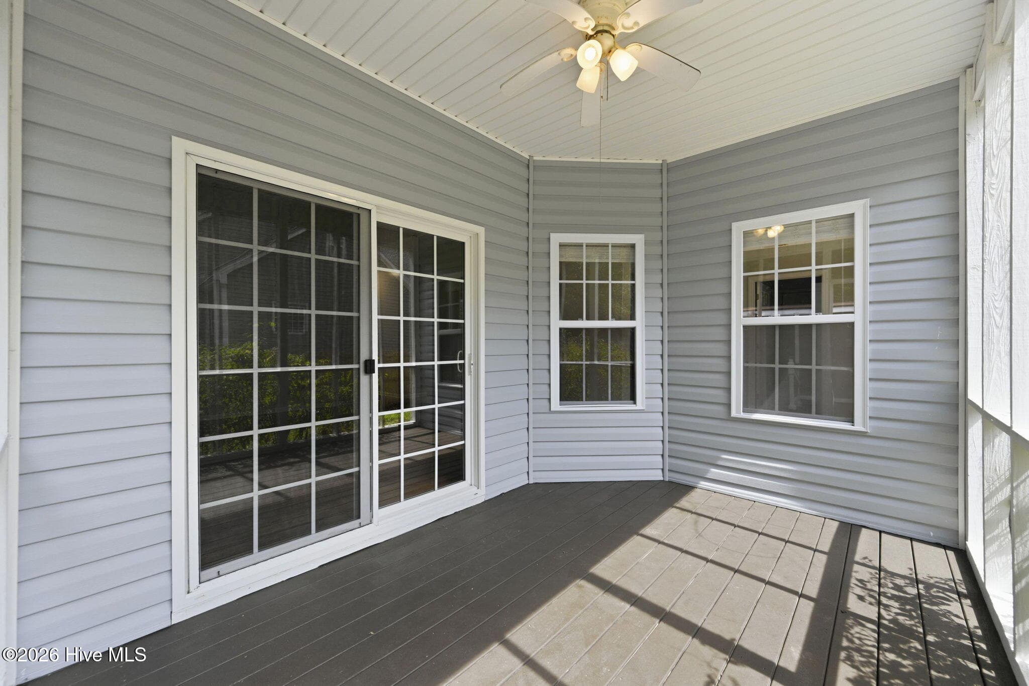 Single Family Residence at 127 Bayshore Drive, Sneads Ferry, NC 28460, photo 3 of 3
