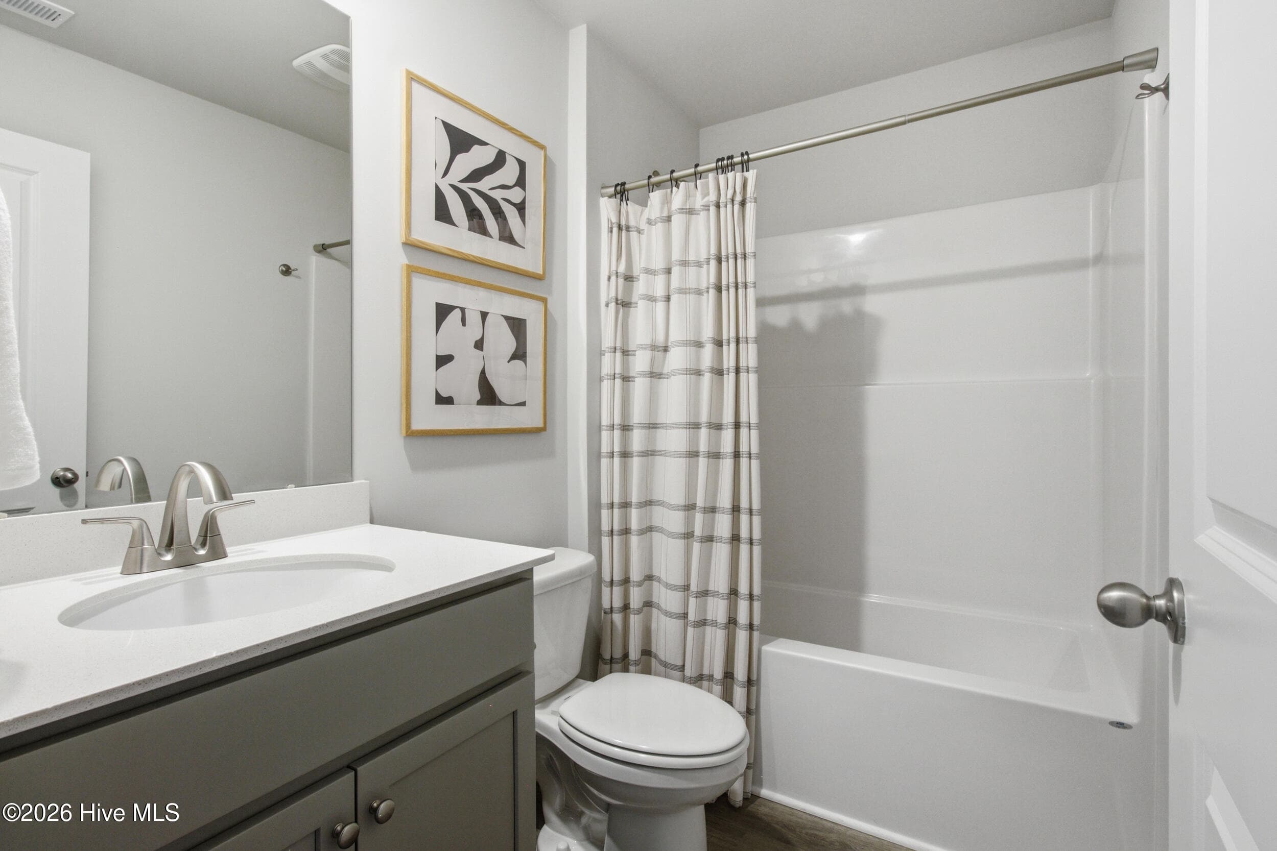 Single Family Residence at 169 N Squires Lane, Richlands, NC 28574, photo 13 of 40