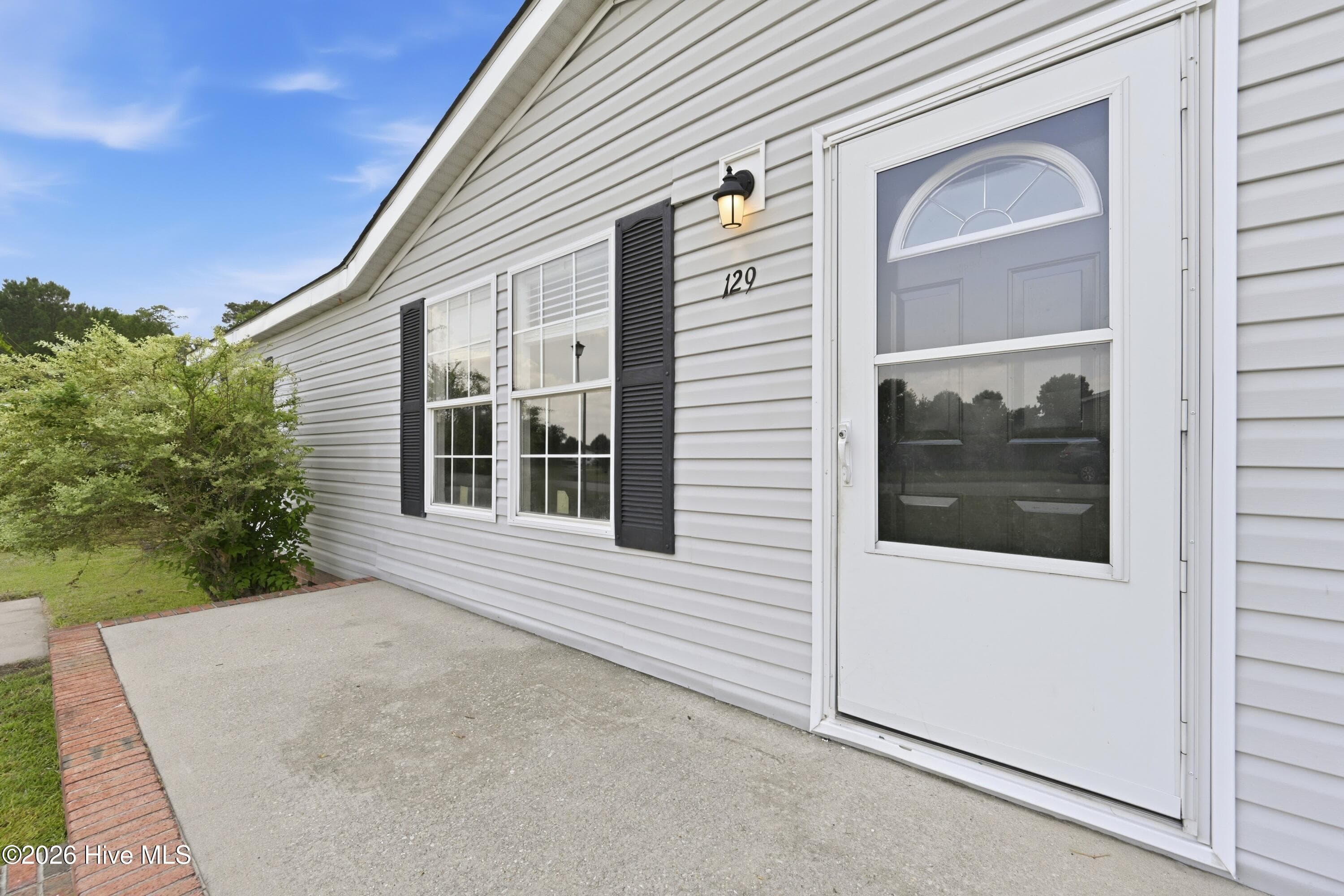 129 Magnolia Gardens Drive, Jacksonville, NC 28540