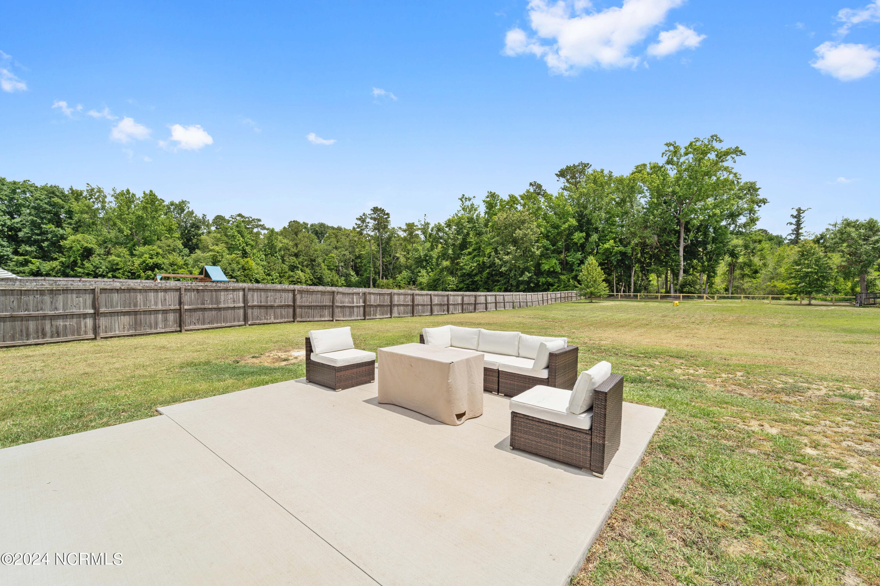 Single Family Residence at 135 Prelude Drive, Richlands, NC 28574, photo 14 of 27