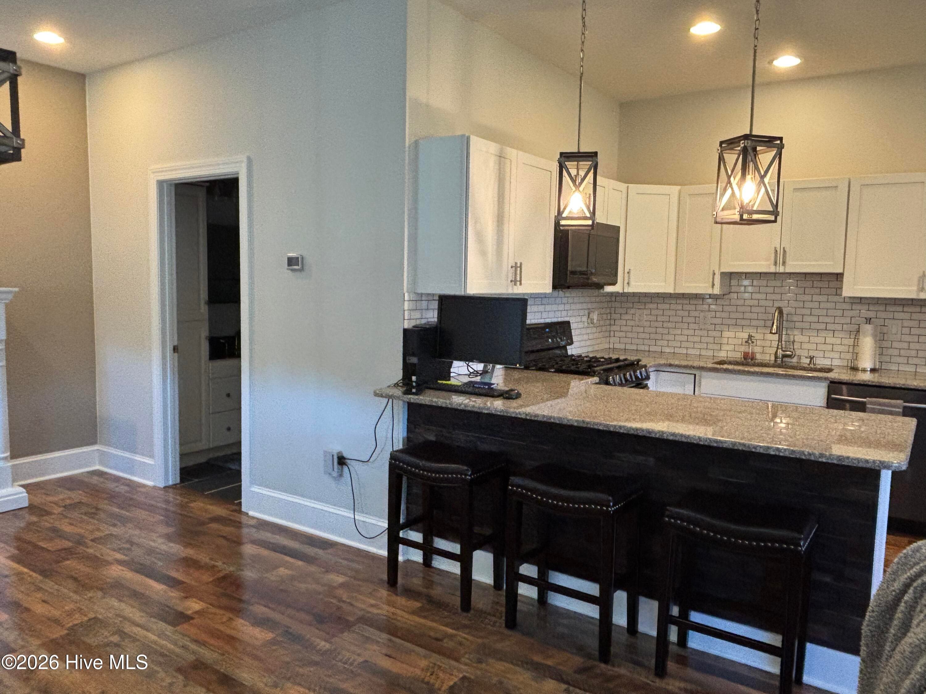 Granite kitchen bar/counter. Downstairs bathroom - 593 La Wane Lane, Trenton, NC 28585