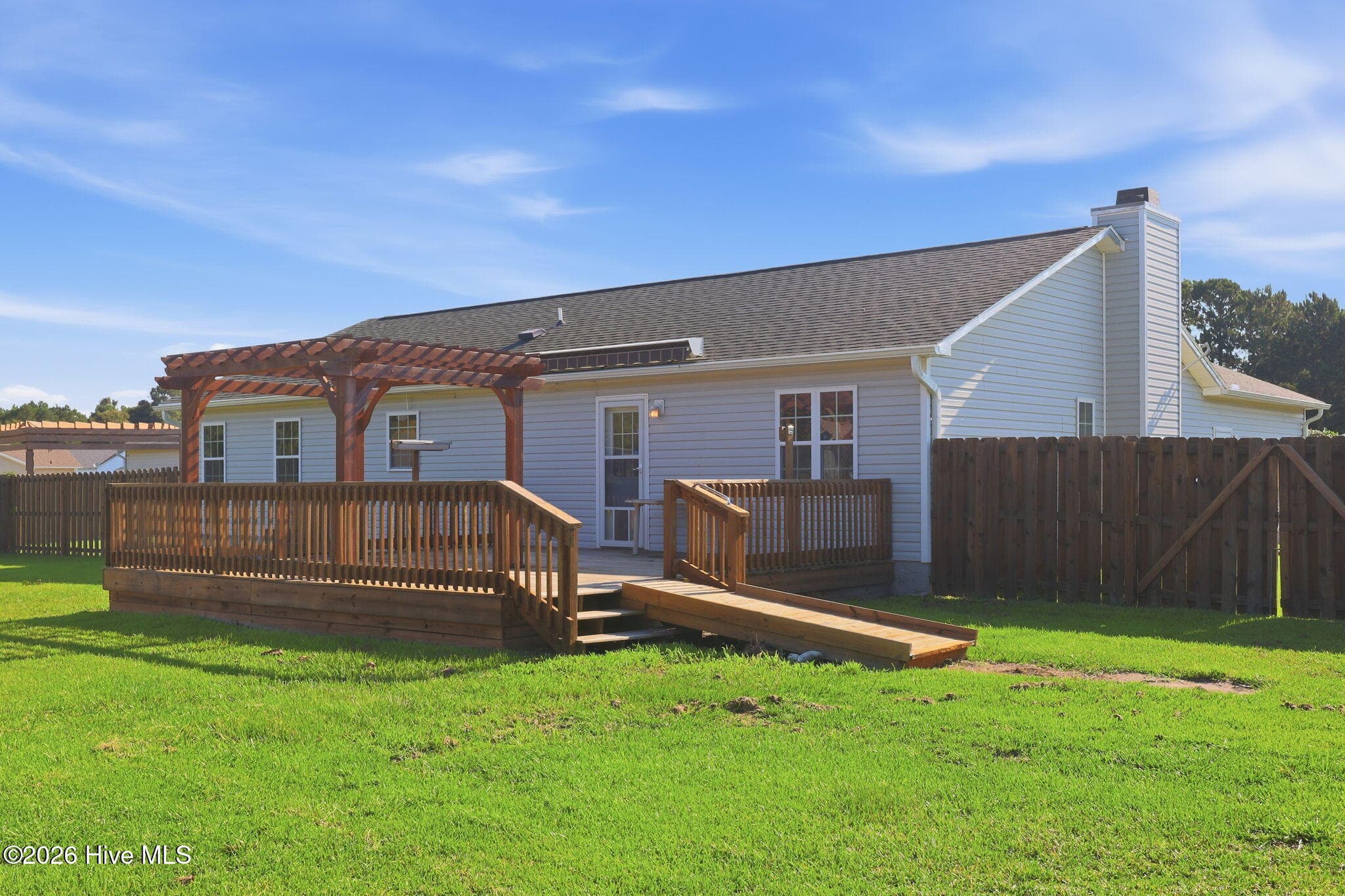 Single Family Residence at 404 S Grazing Court, Sneads Ferry, NC 28460, photo 25 of 31