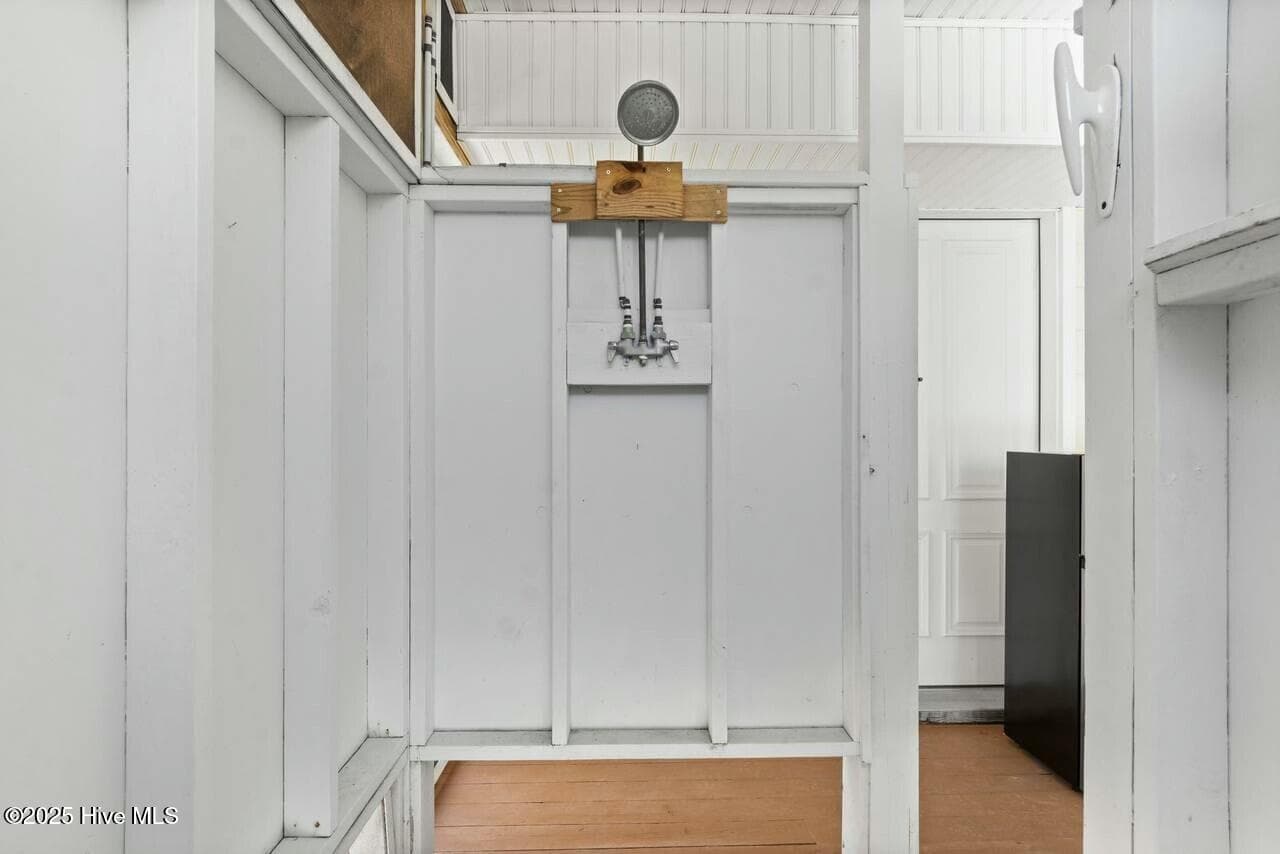 Enclosed Outdoor Shower - 7012 Sound Drive, Emerald Isle, NC 28594