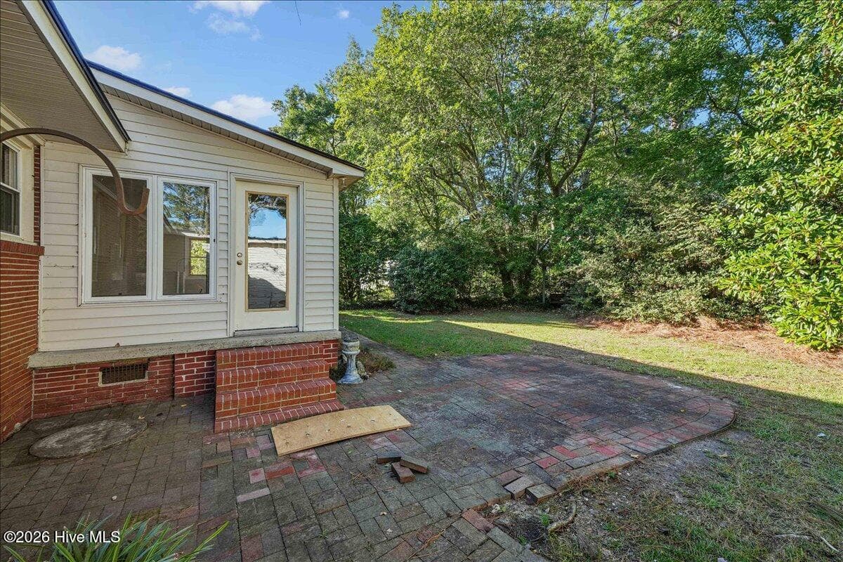 Single Family Residence at 1205 Anne Drive, Kinston, NC 28501, photo 9 of 37