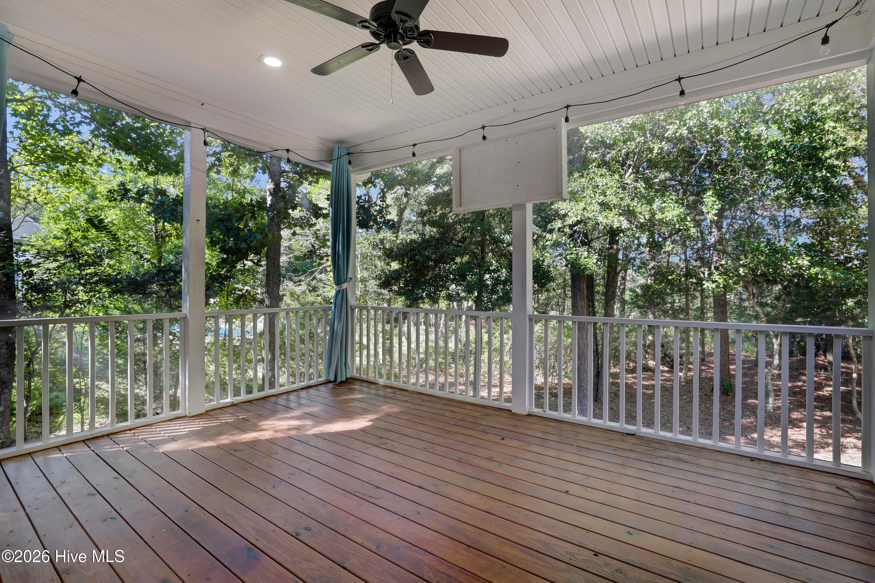 Single Family Residence at 115 Canvasback Point, Hampstead, NC 28443, photo 13 of 39
