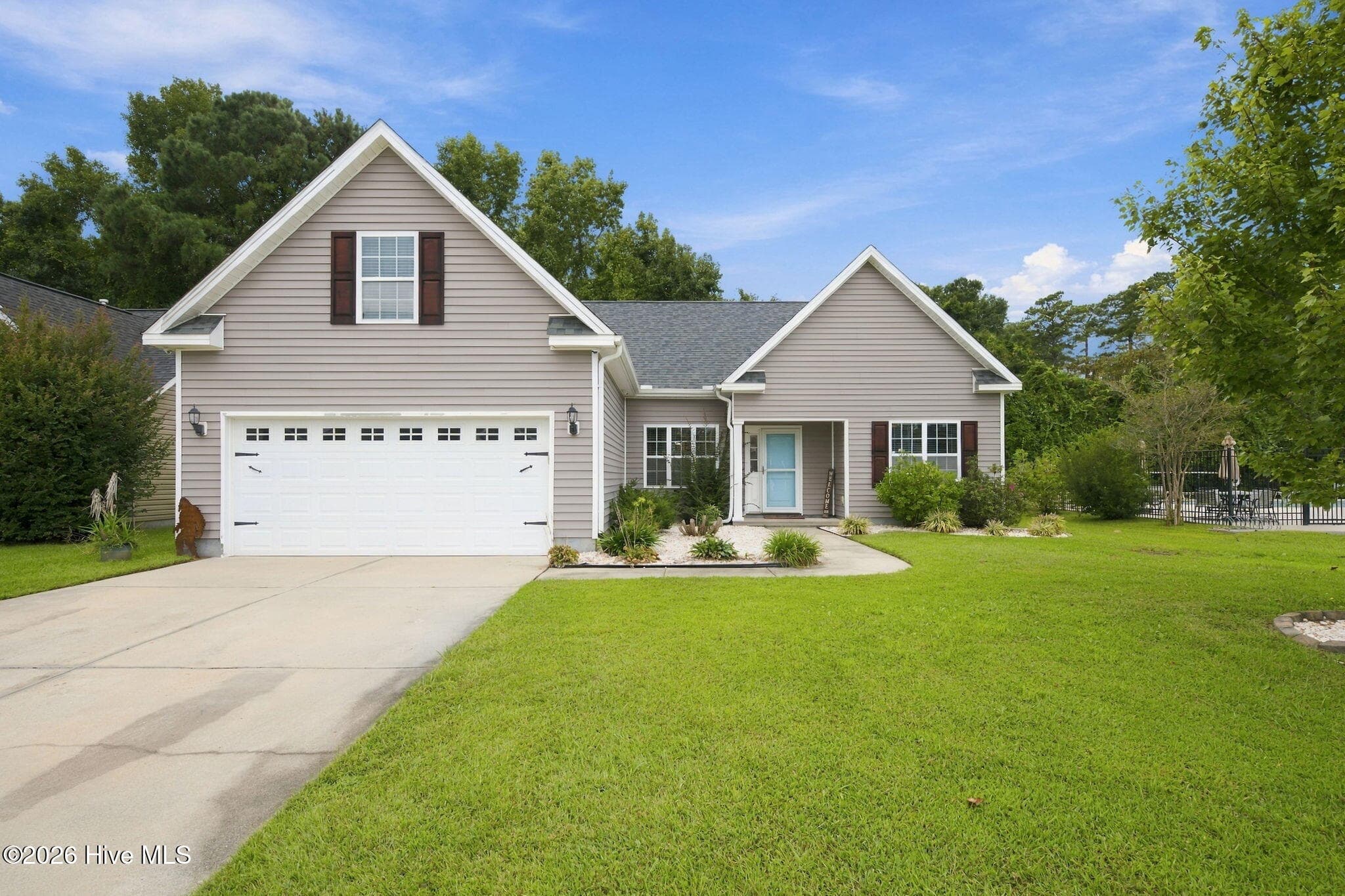 Single Family Residence at 104 Lynden Lane, New Bern, NC 28560, photo 4 of 51
