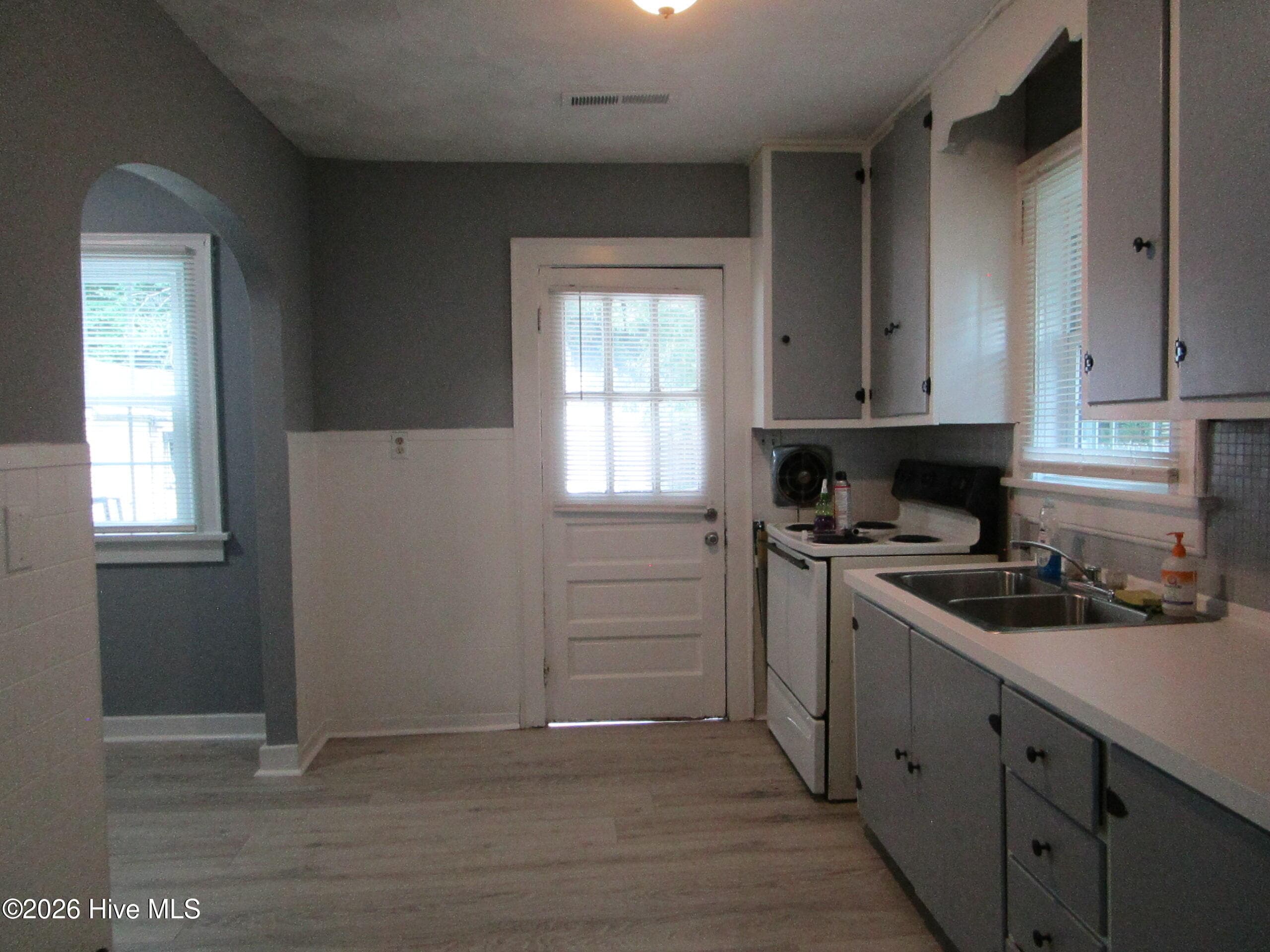 Single Family Residence at 202 Harrell Street, Elizabeth City, NC 27909, photo 8 of 21