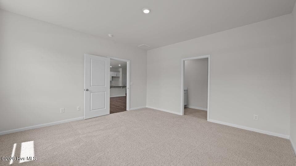 Single Family Residence at 4007 Montford Drive, New Bern, NC 28562, photo 2 of 2