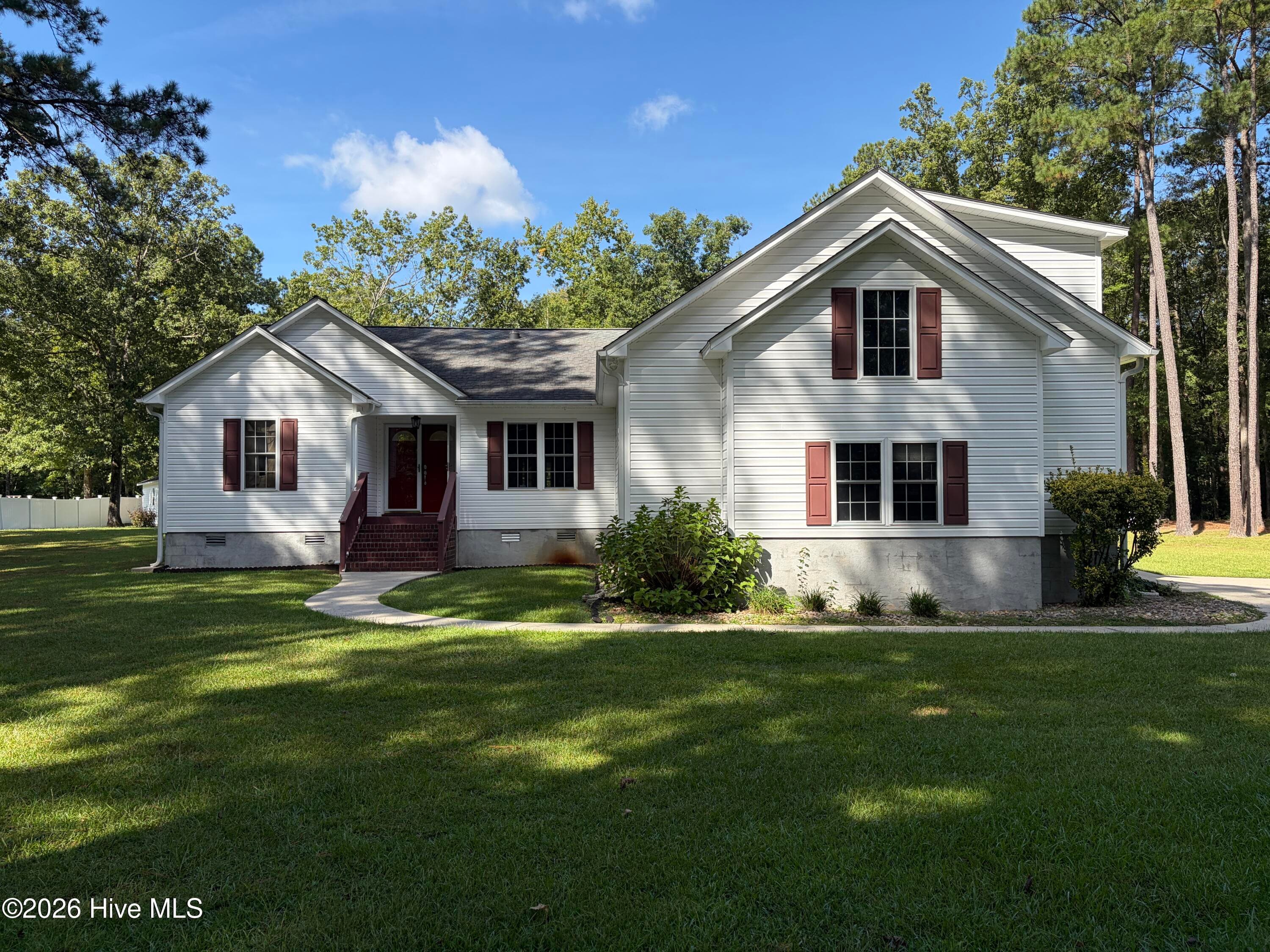 Single Family Residence at 900 Perrytown Road, New Bern, NC 28562, photo 3 of 84