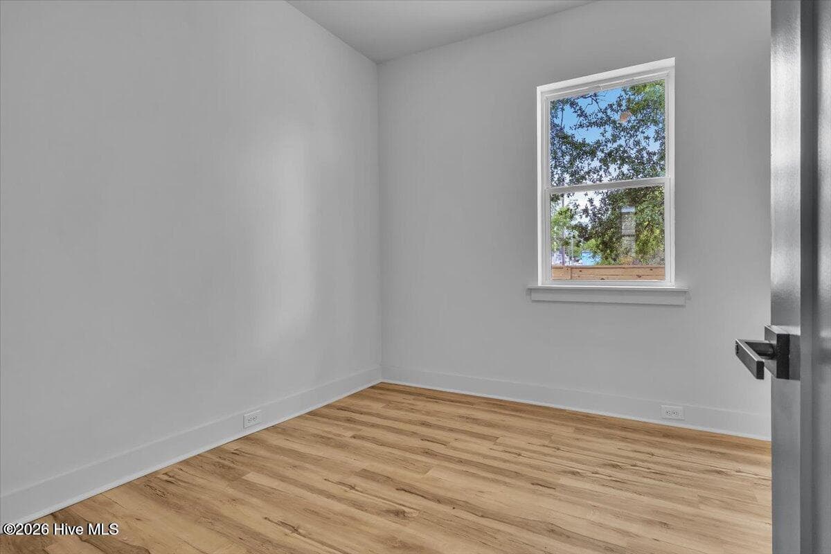 Single Family Residence at 1109 Dock Street, Wilmington, NC 28401, photo 10 of 24