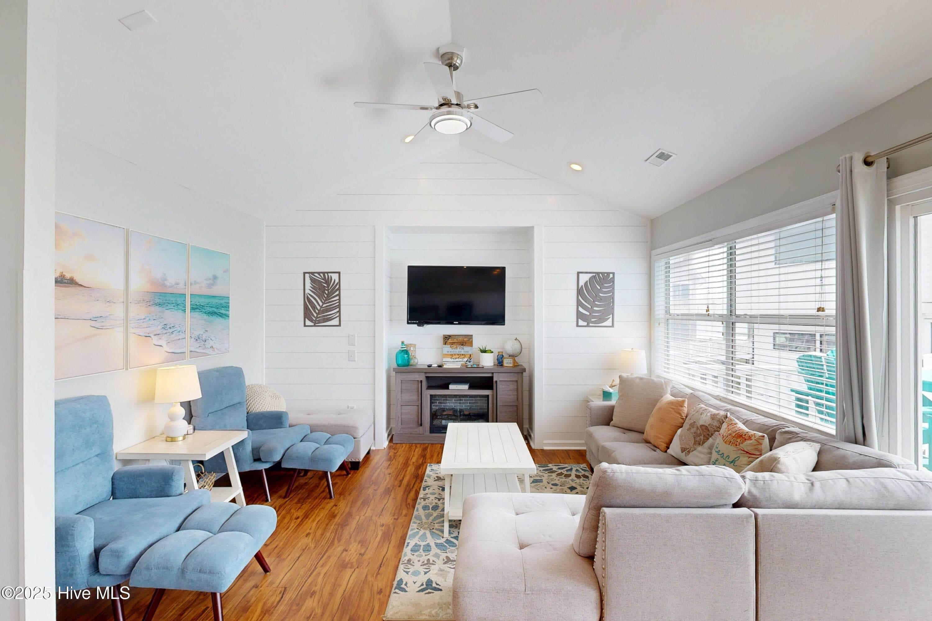 Single Family Residence at 124 N Permuda Wynd Drive, North Topsail Beach, NC 28460, photo 20 of 84